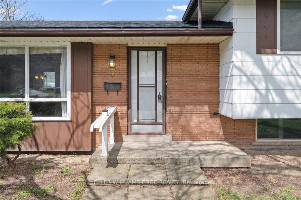 Photo 6 of 7 Jasper Drive, Hamilton, Stoney Creek — HOMEH