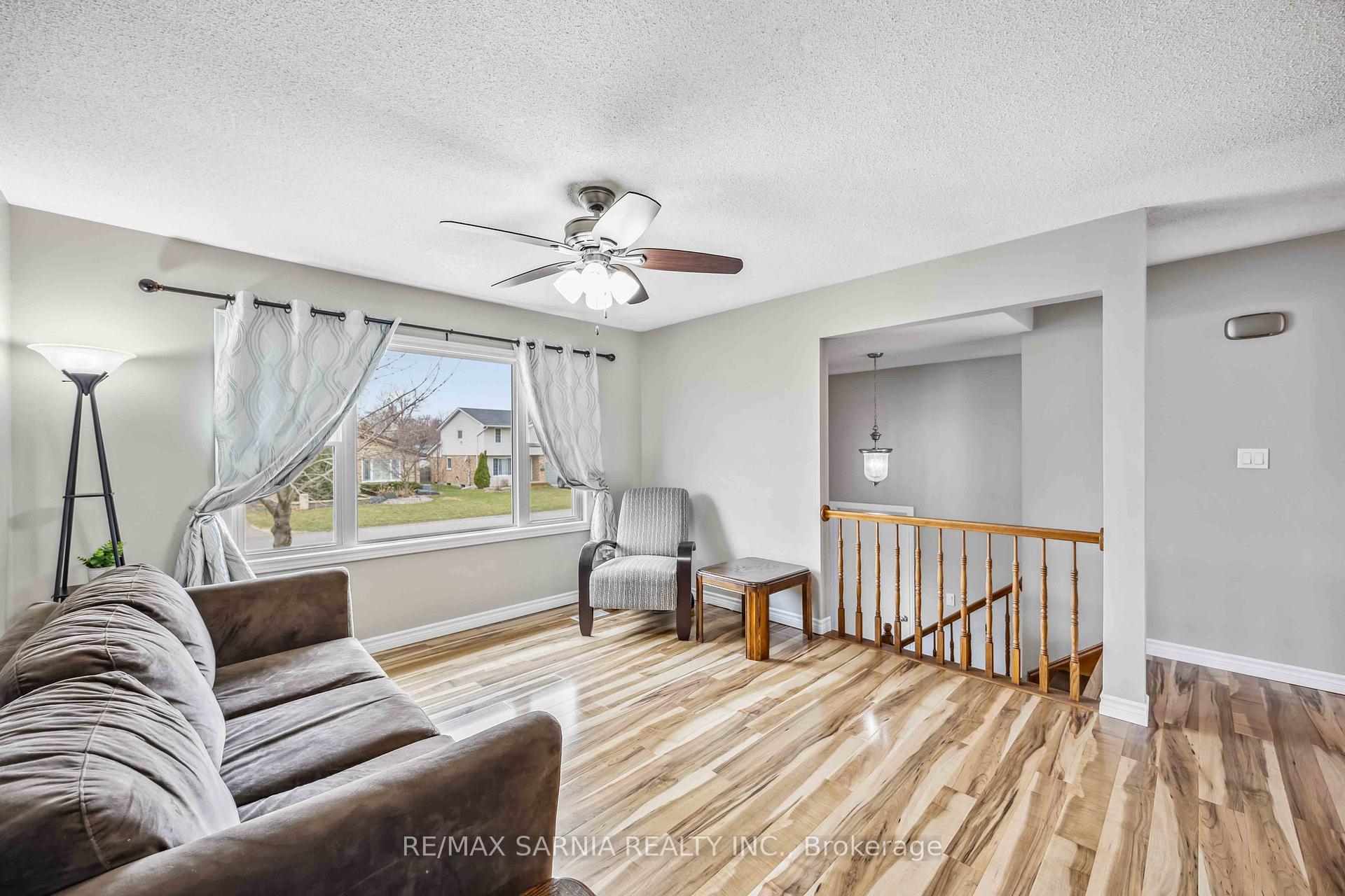 Photo 24 of 875 Prestwick Crescent, Sarnia — HOMEH