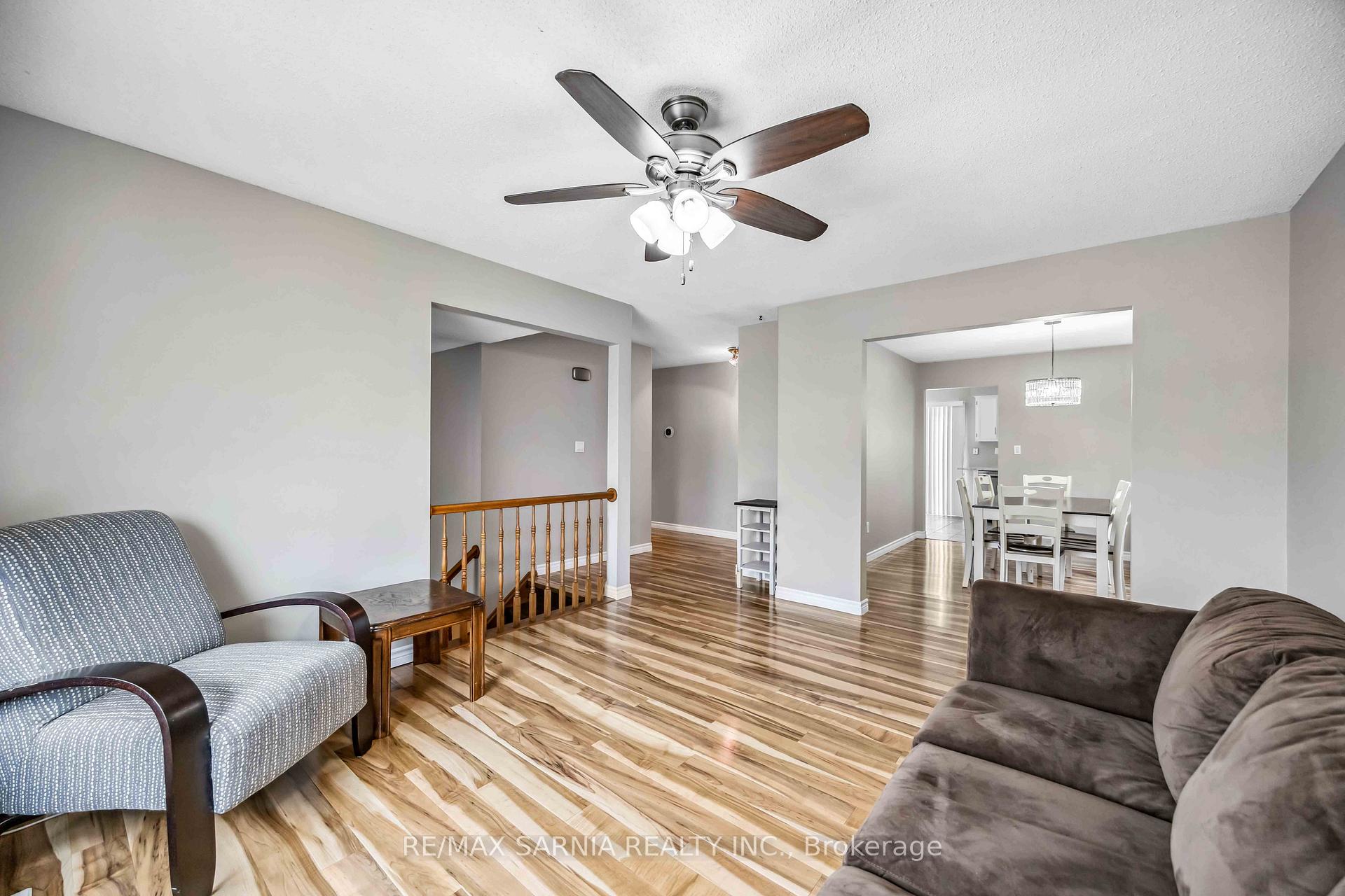 Photo 15 of 875 Prestwick Crescent, Sarnia — HOMEH