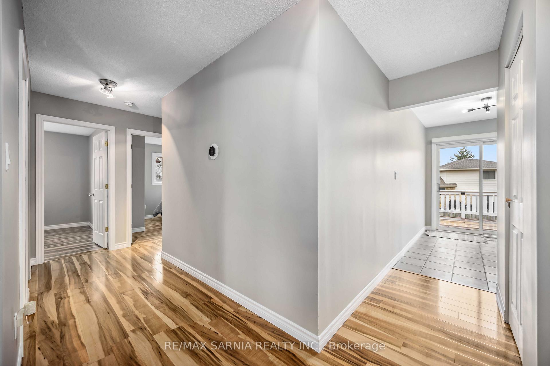 Photo 30 of 875 Prestwick Crescent, Sarnia — HOMEH