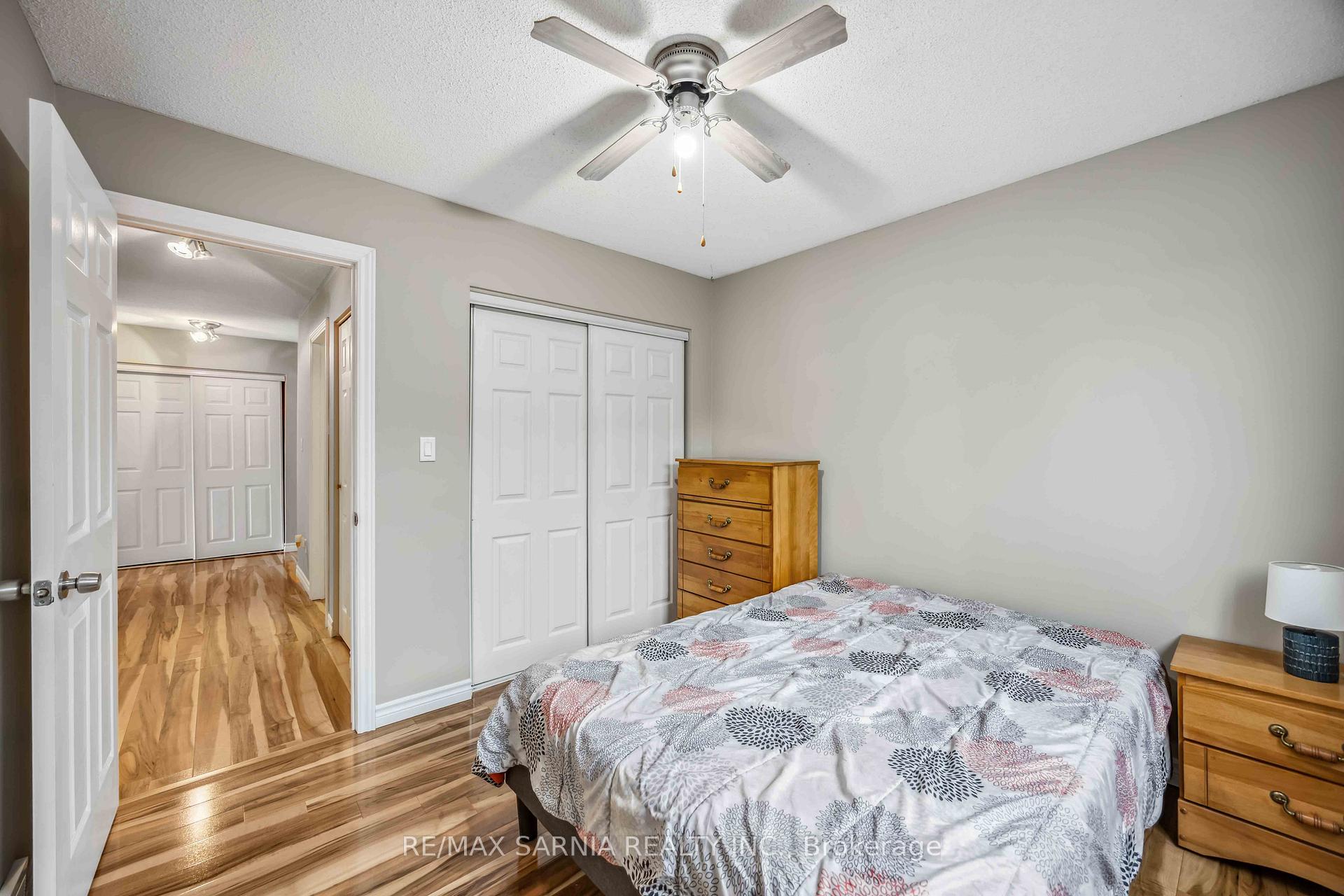 Photo 20 of 875 Prestwick Crescent, Sarnia — HOMEH