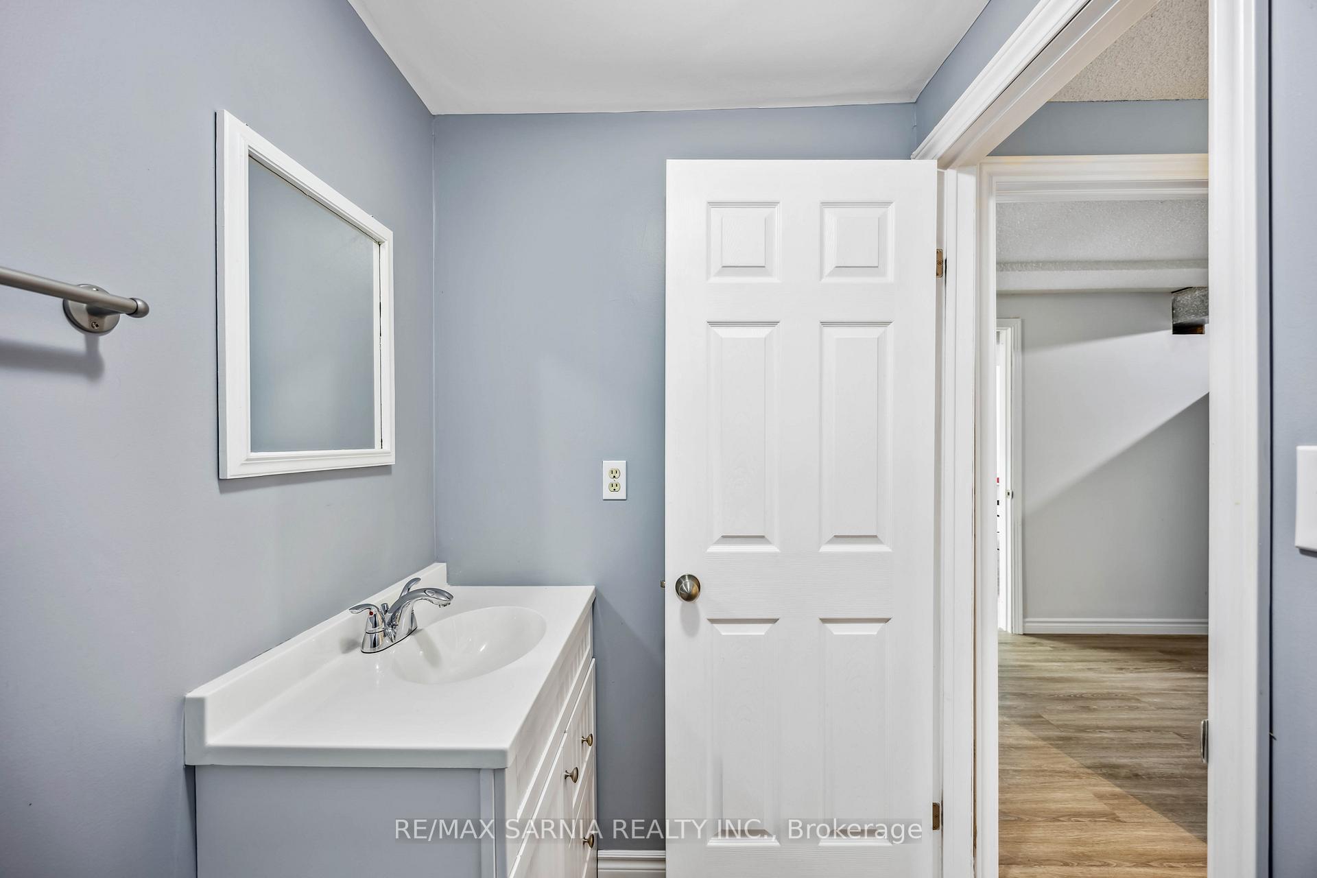 Photo 50 of 875 Prestwick Crescent, Sarnia — HOMEH