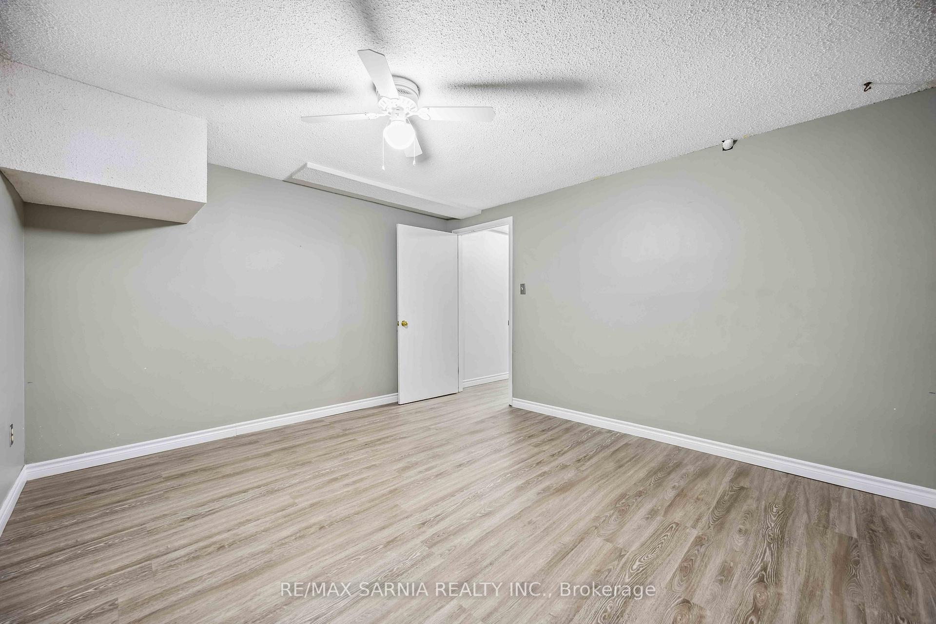 Photo 34 of 875 Prestwick Crescent, Sarnia — HOMEH