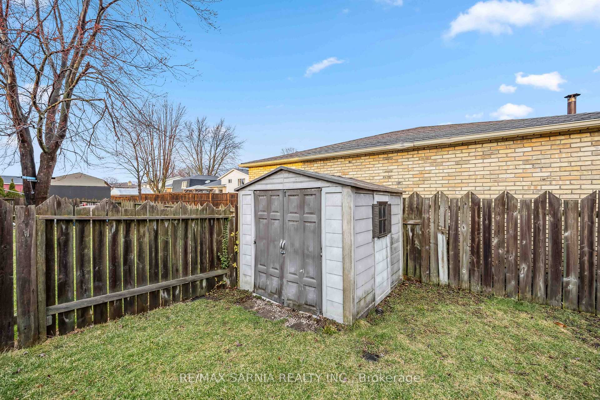 Photo 41 of 875 Prestwick Crescent, Sarnia — HOMEH