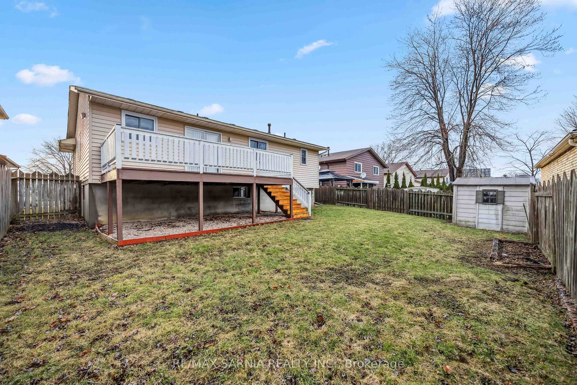 Photo 45 of 875 Prestwick Crescent, Sarnia — HOMEH
