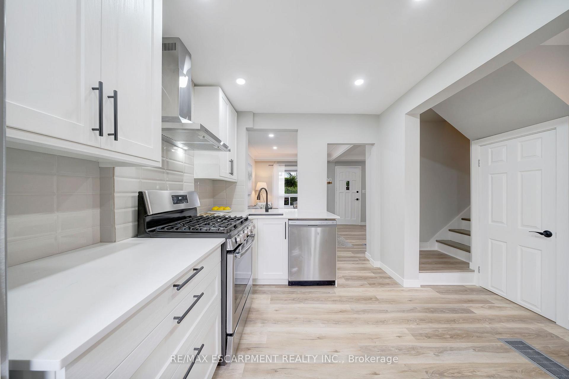 Photo 2 of 98 Cope Street, Hamilton, Homeside — HOMEH