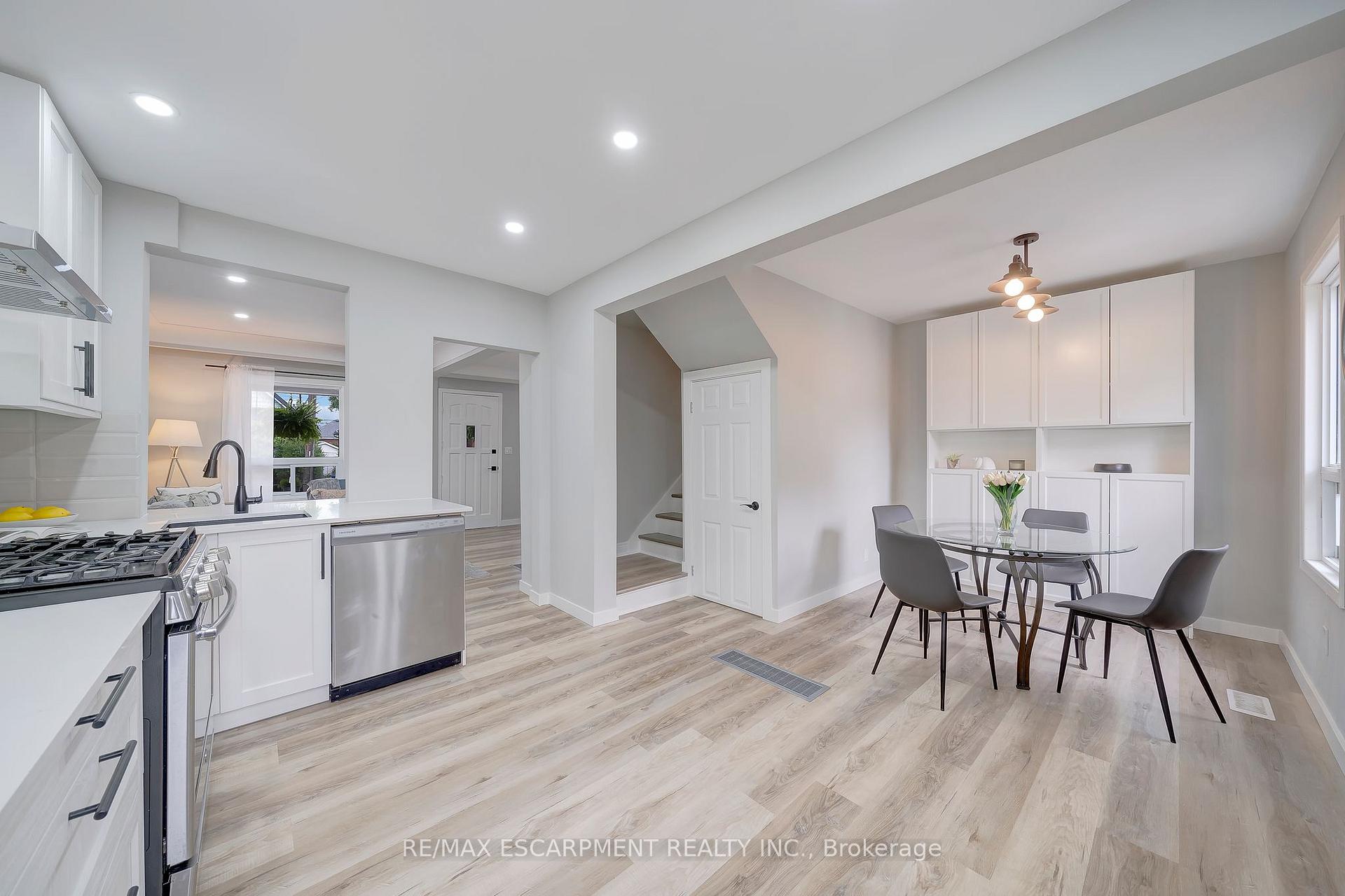 Photo 13 of 98 Cope Street, Hamilton, Homeside — HOMEH