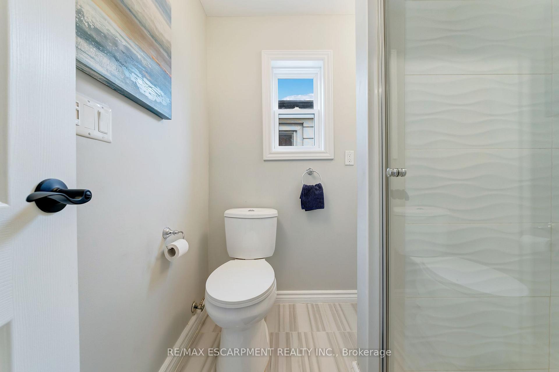 Photo 15 of 98 Cope Street, Hamilton, Homeside — HOMEH