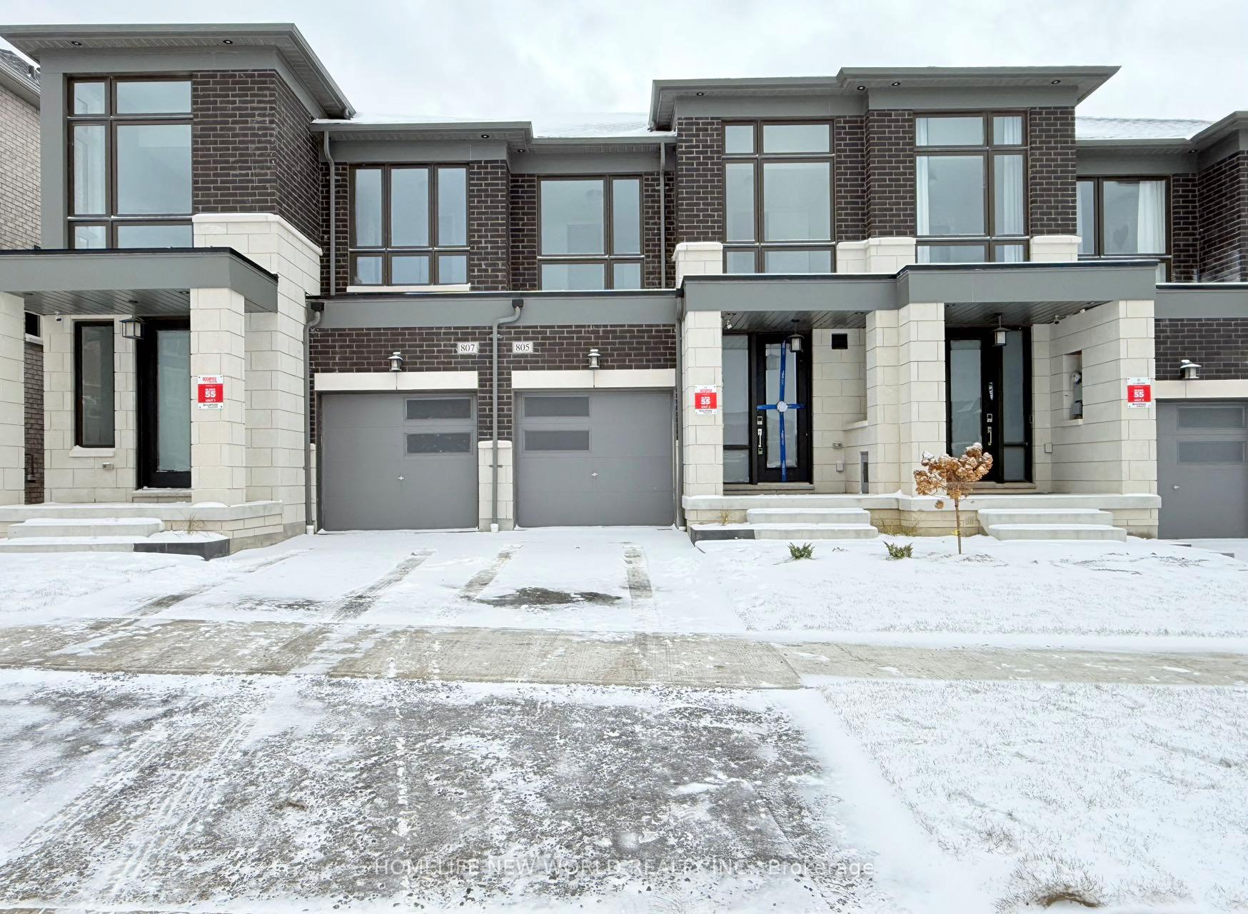 Front of 805 Smoothwater Ln