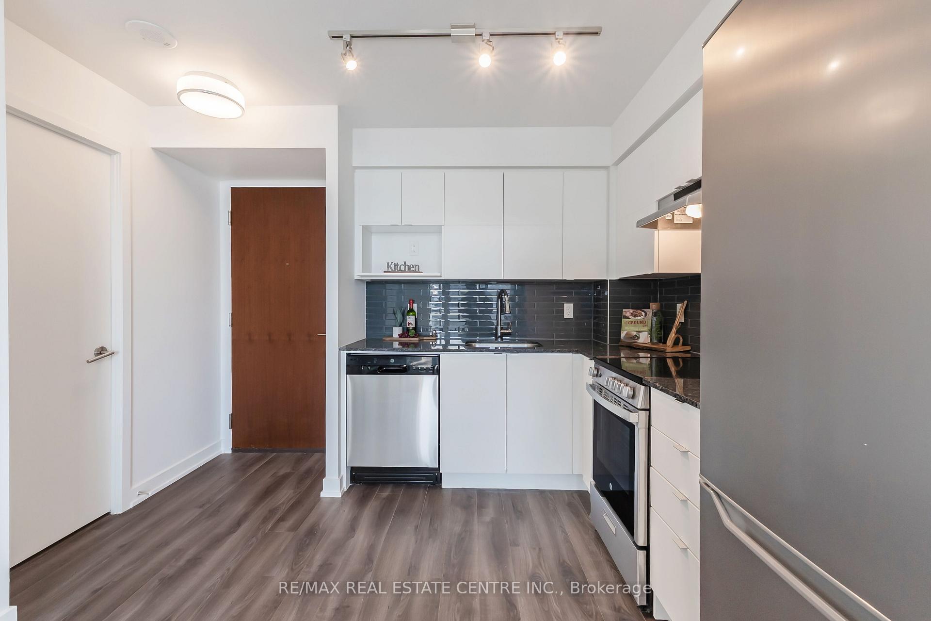 Photo 15 of Unit 1120, 120 Varna Drive, Toronto, Englemount-Lawrence — HOMEH