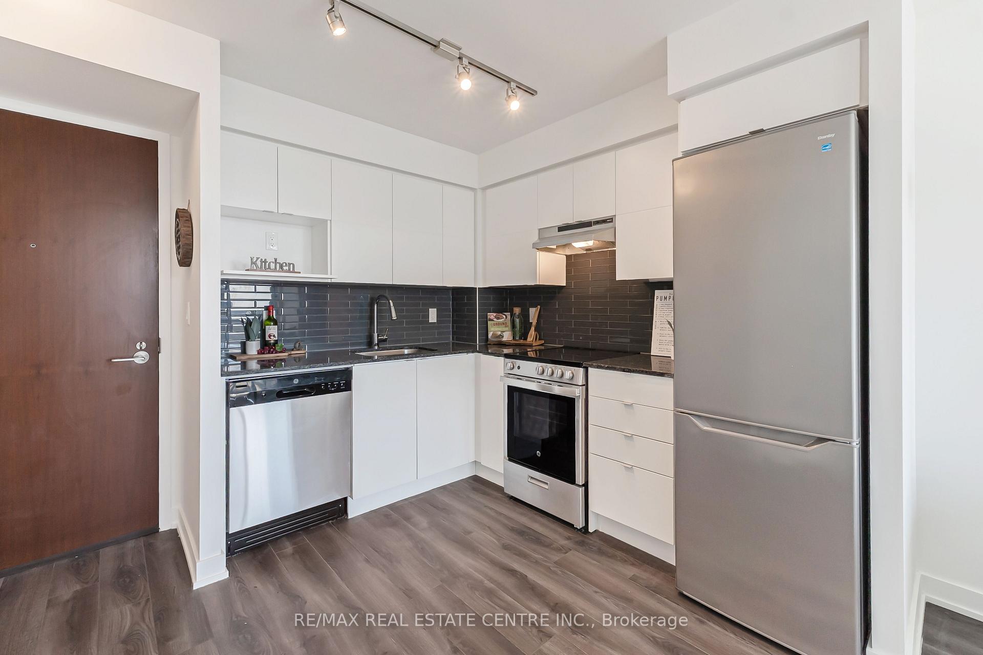 Photo 10 of Unit 1120, 120 Varna Drive, Toronto, Englemount-Lawrence — HOMEH