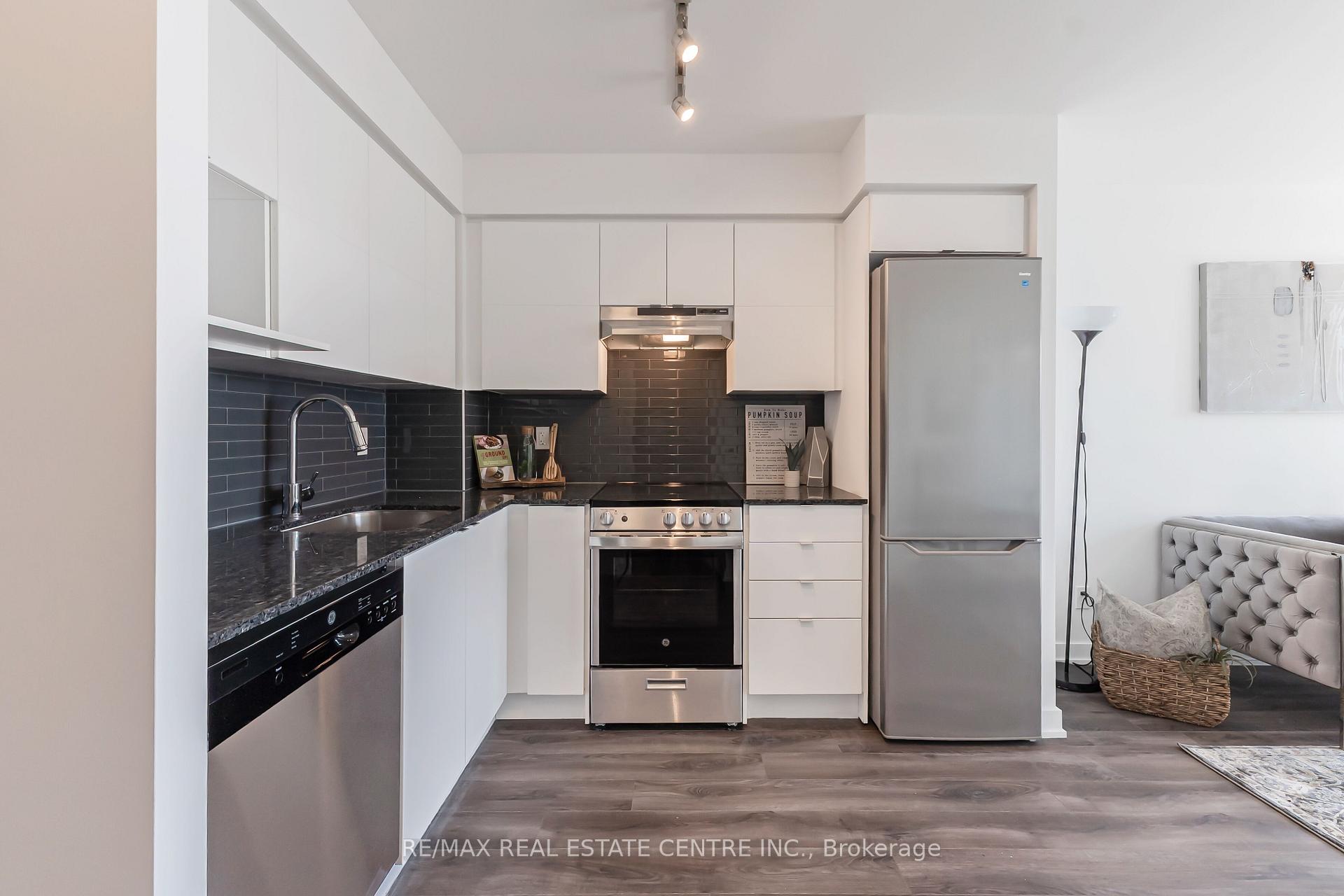 Photo 13 of Unit 1120, 120 Varna Drive, Toronto, Englemount-Lawrence — HOMEH