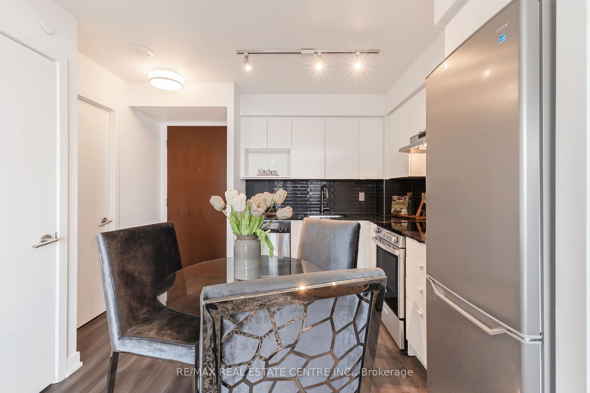 Photo 14 of Unit 1120, 120 Varna Drive, Toronto, Englemount-Lawrence — HOMEH