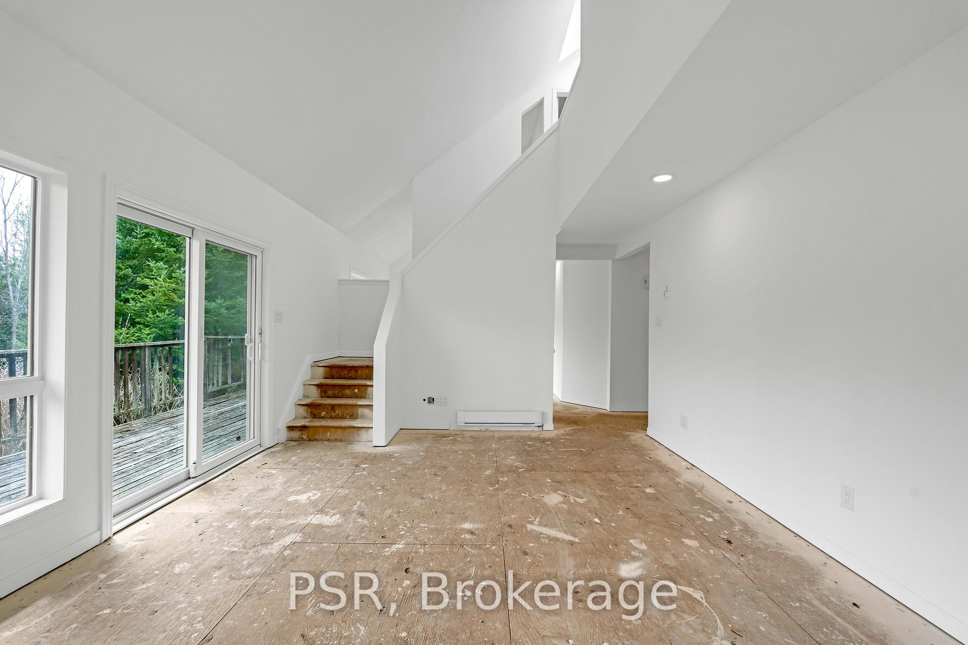 Photo 2 of 461 Ravenshoe Road, Uxbridge, Rural Uxbridge — HOMEH