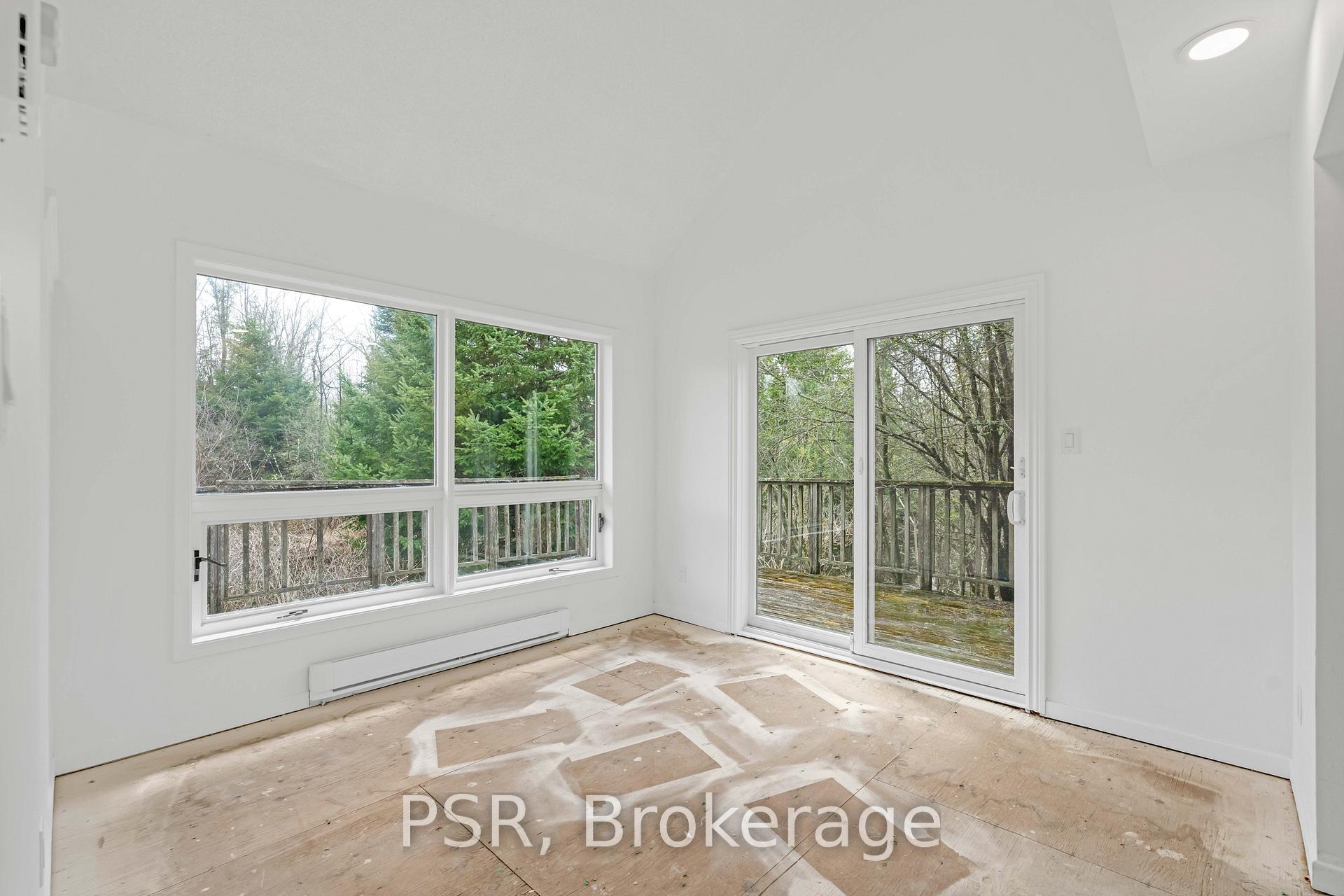 Photo 3 of 461 Ravenshoe Road, Uxbridge, Rural Uxbridge — HOMEH