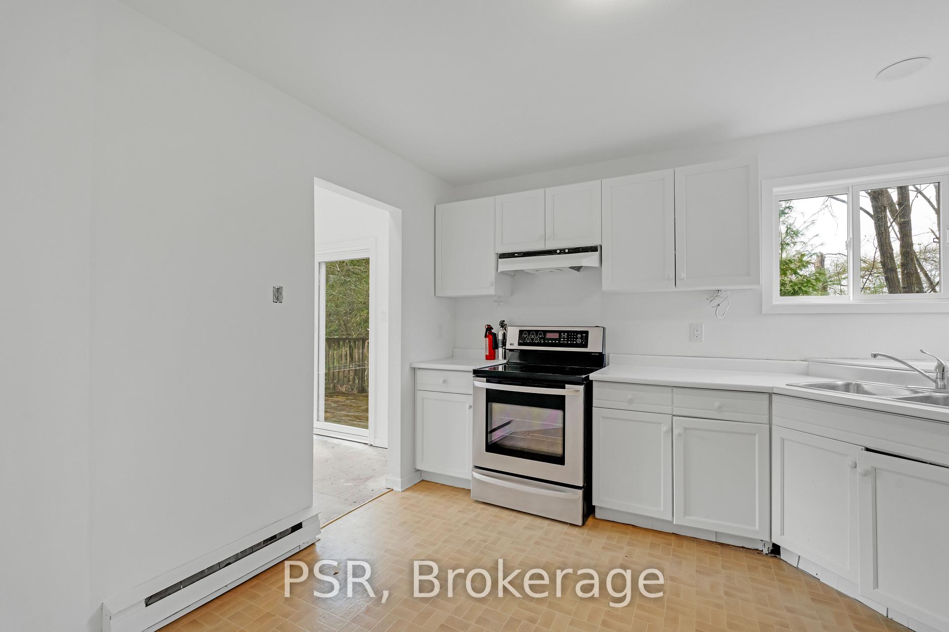 Photo 8 of 461 Ravenshoe Road, Uxbridge, Rural Uxbridge — HOMEH
