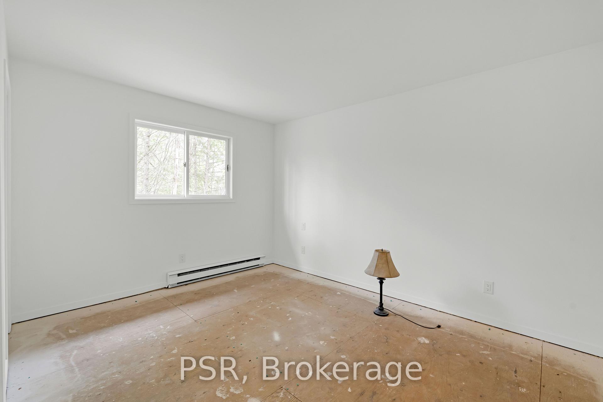 Photo 9 of 461 Ravenshoe Road, Uxbridge, Rural Uxbridge — HOMEH