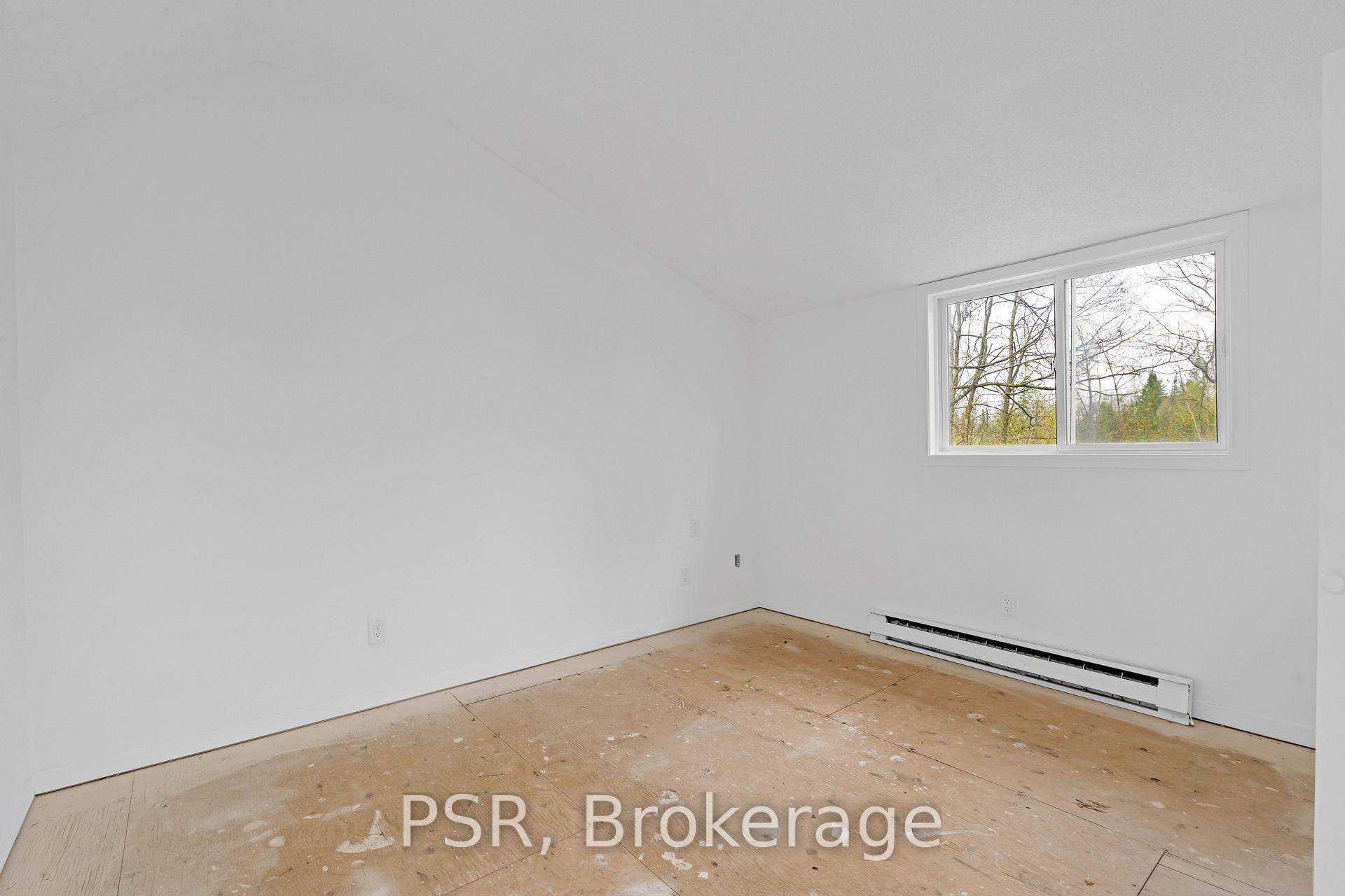 Photo 11 of 461 Ravenshoe Road, Uxbridge, Rural Uxbridge — HOMEH