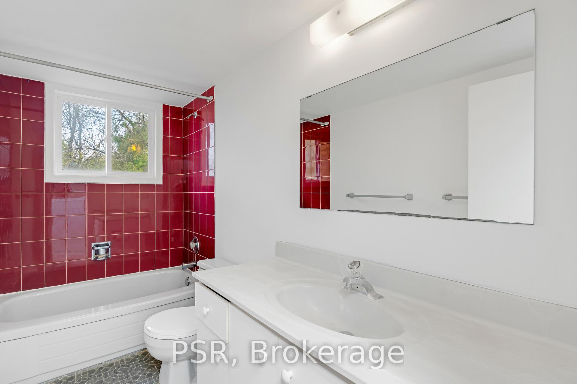 Photo 7 of 461 Ravenshoe Road, Uxbridge, Rural Uxbridge — HOMEH