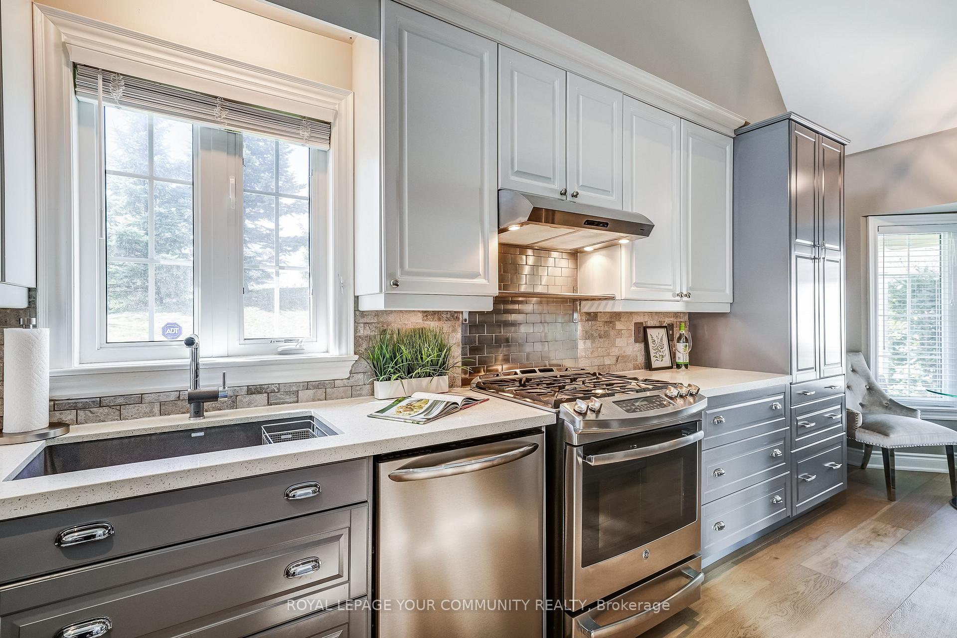 Photo 18 of 409 Terry Carter Crescent, Newmarket, Gorham-College Manor — HOMEH