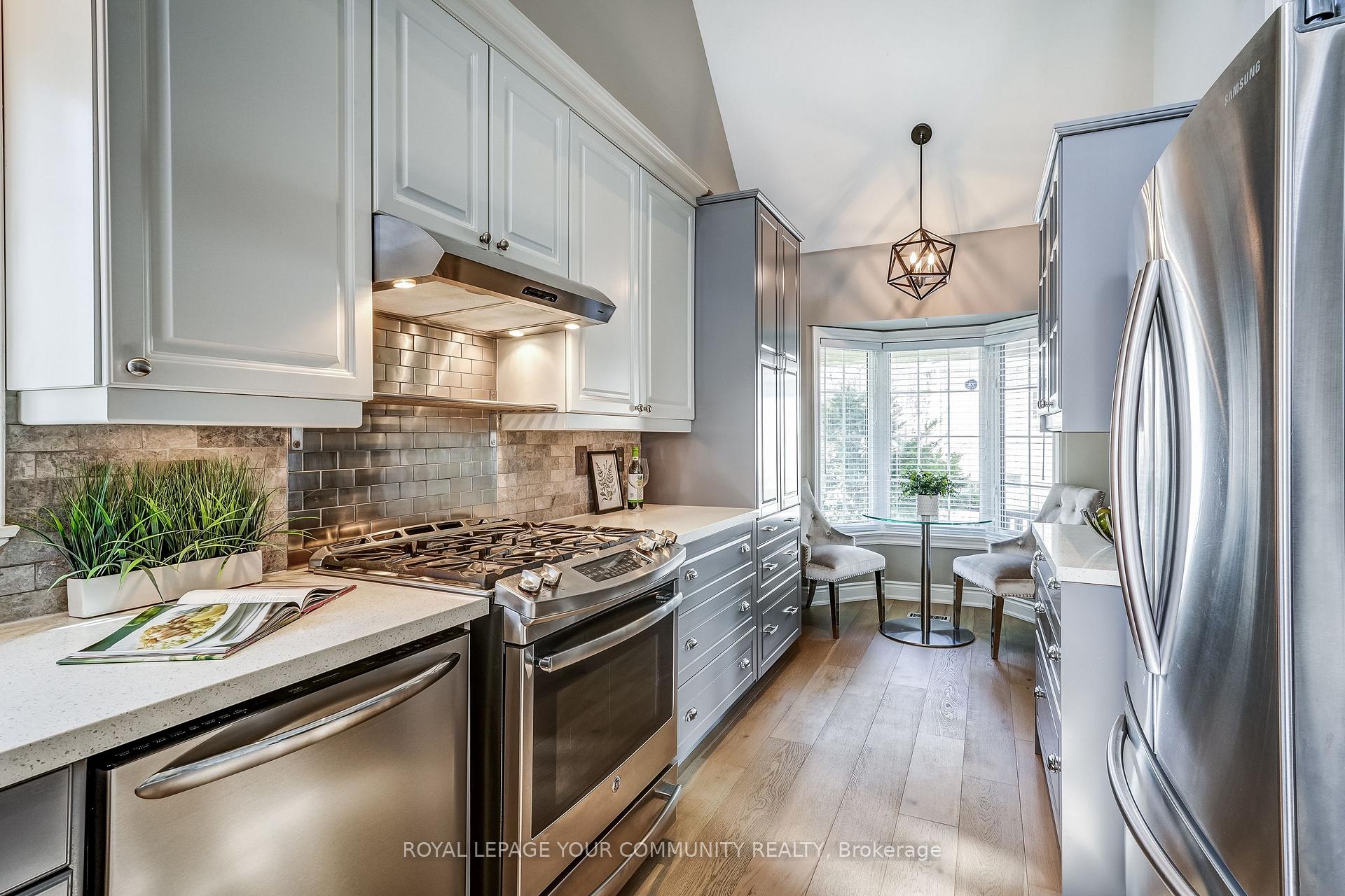 Photo 10 of 409 Terry Carter Crescent, Newmarket, Gorham-College Manor — HOMEH