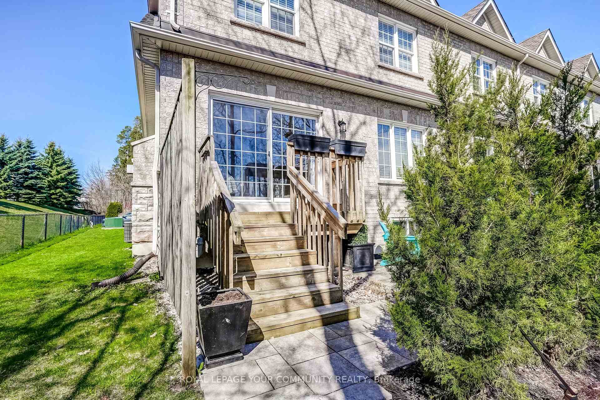 Photo 38 of 409 Terry Carter Crescent, Newmarket, Gorham-College Manor — HOMEH
