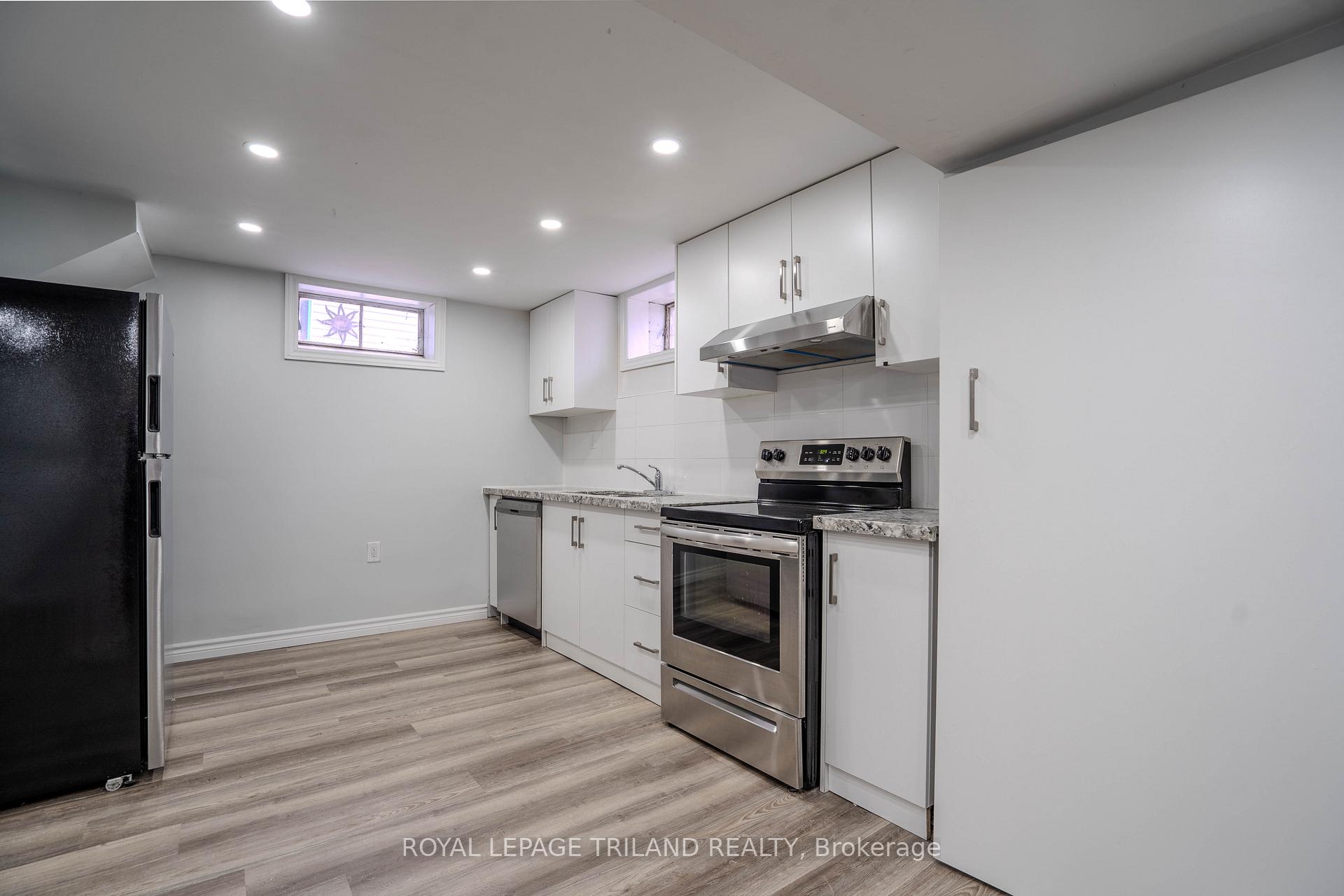 Front of Unit B, 103 Churchill Street