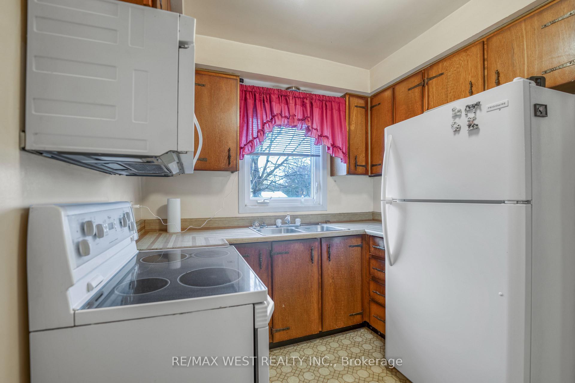 Photo 4 of 36 Chichester Road, Markham, Milliken Mills East — HOMEH