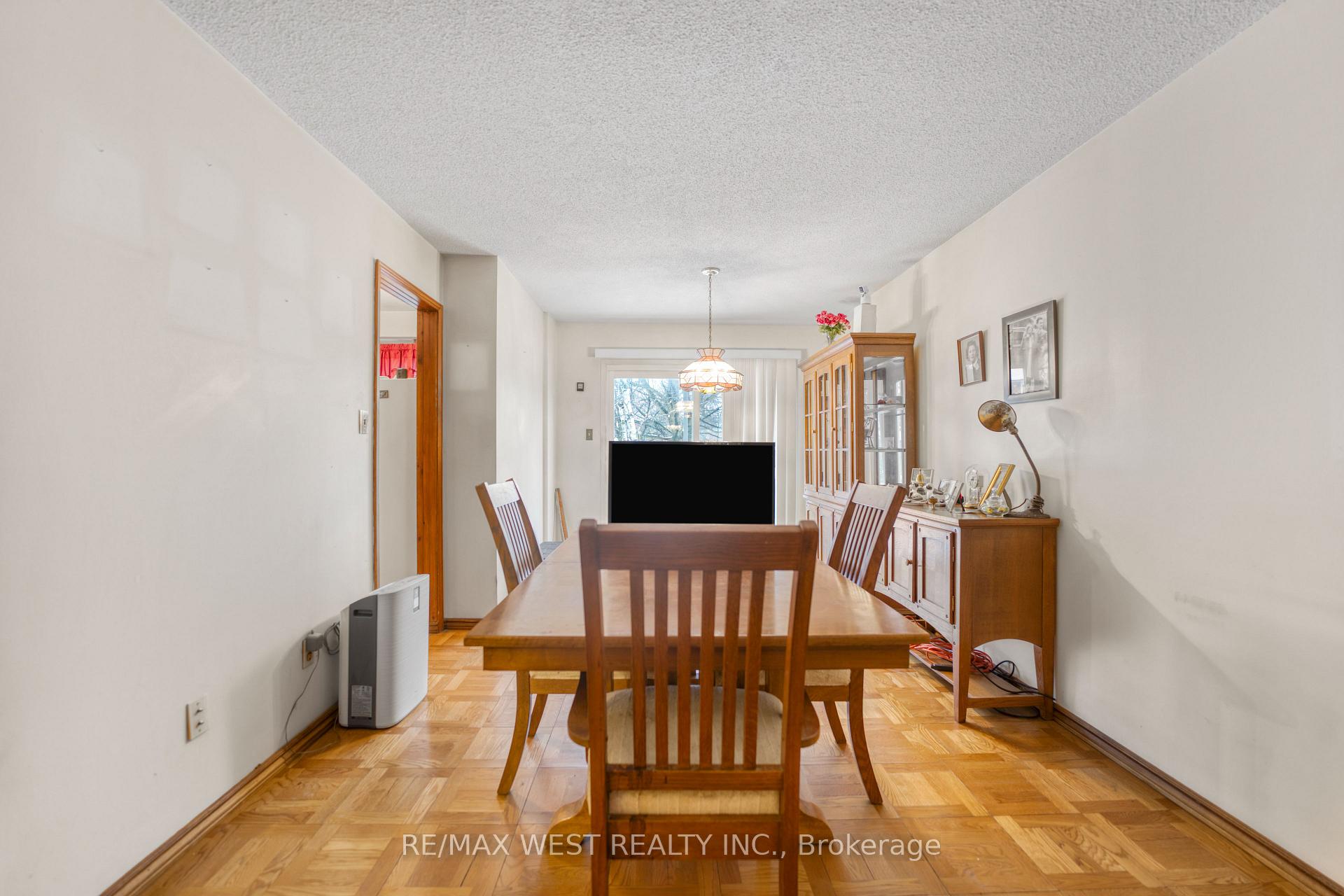 Photo 7 of 36 Chichester Road, Markham, Milliken Mills East — HOMEH