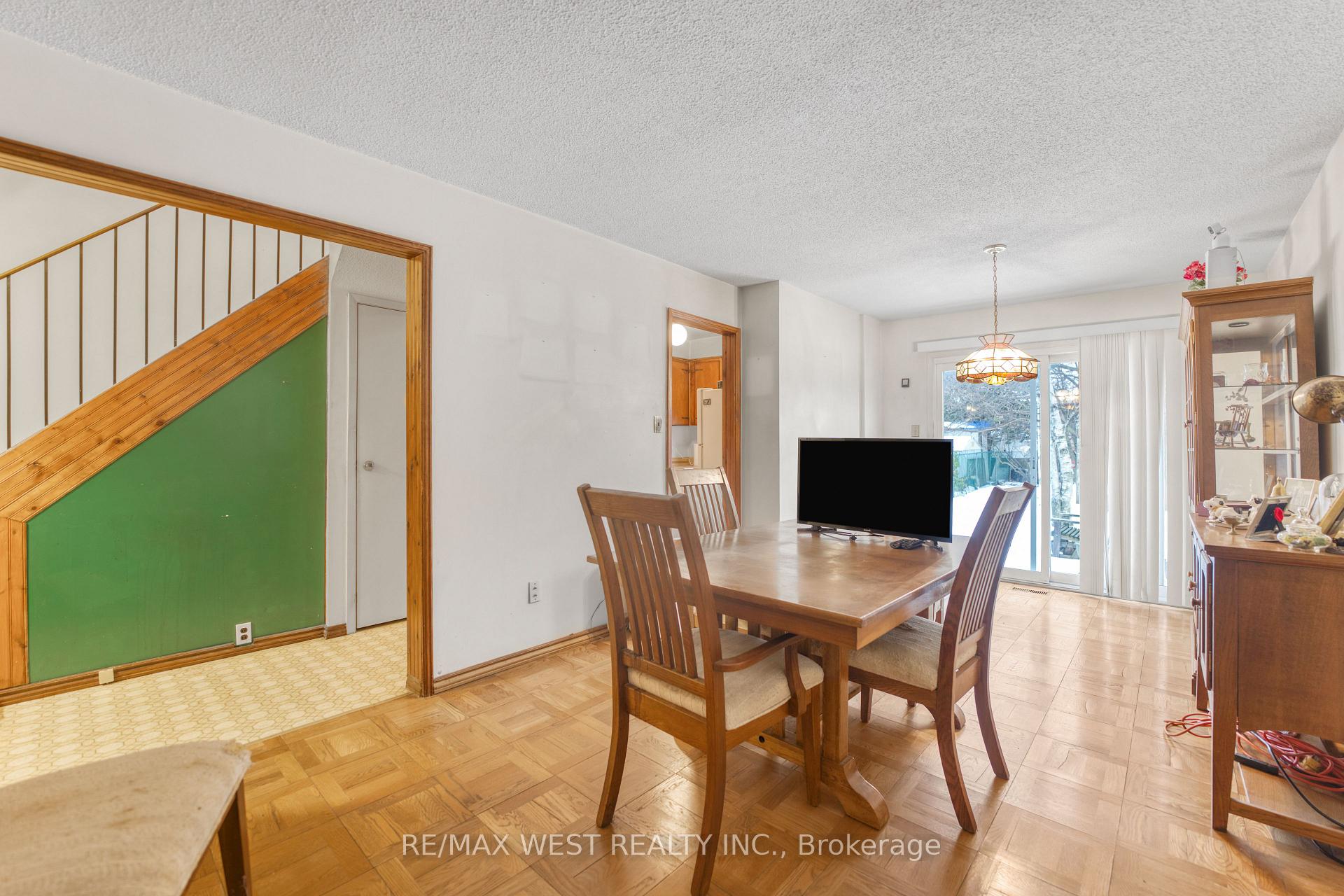 Photo 8 of 36 Chichester Road, Markham, Milliken Mills East — HOMEH