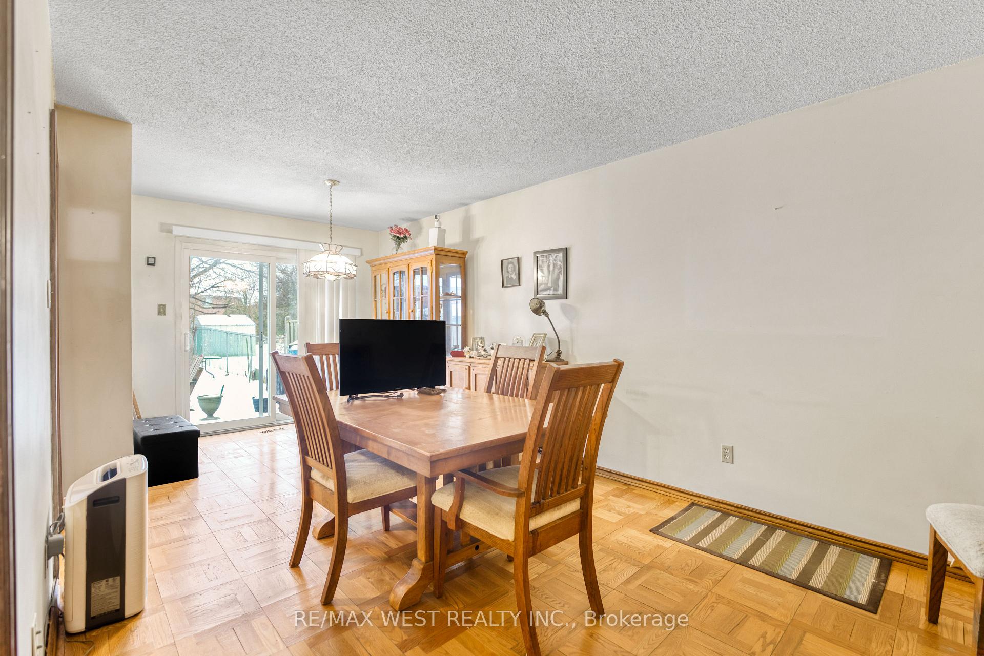 Photo 10 of 36 Chichester Road, Markham, Milliken Mills East — HOMEH