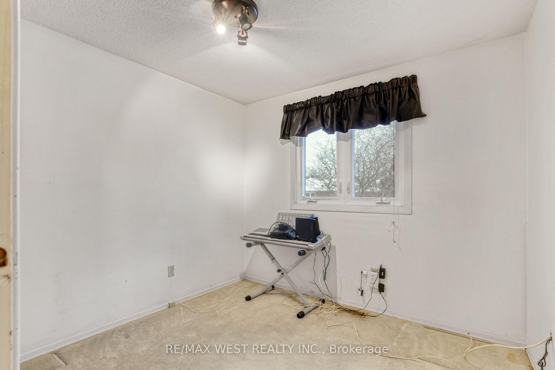 Photo 12 of 36 Chichester Road, Markham, Milliken Mills East — HOMEH