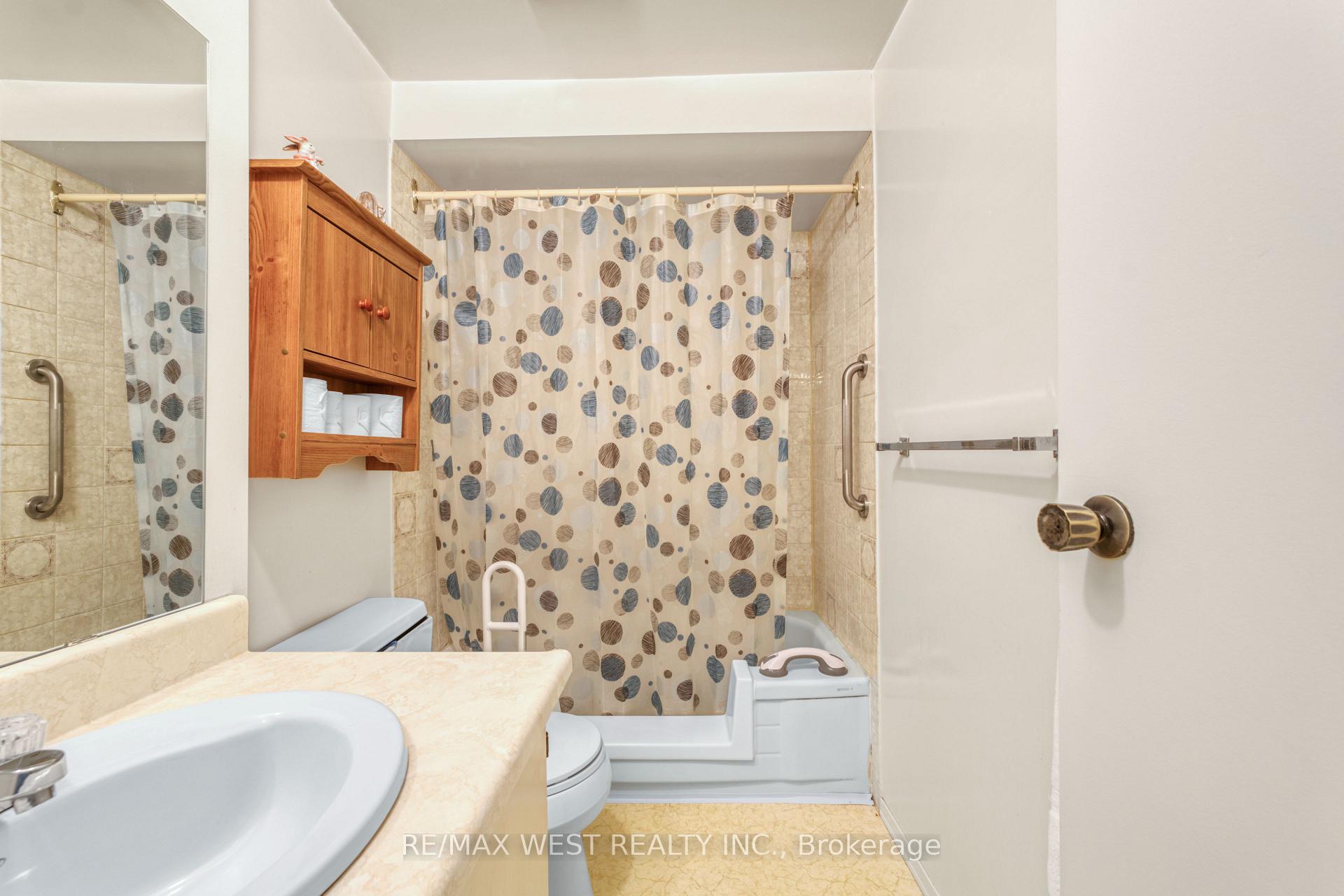 Photo 18 of 36 Chichester Road, Markham, Milliken Mills East — HOMEH