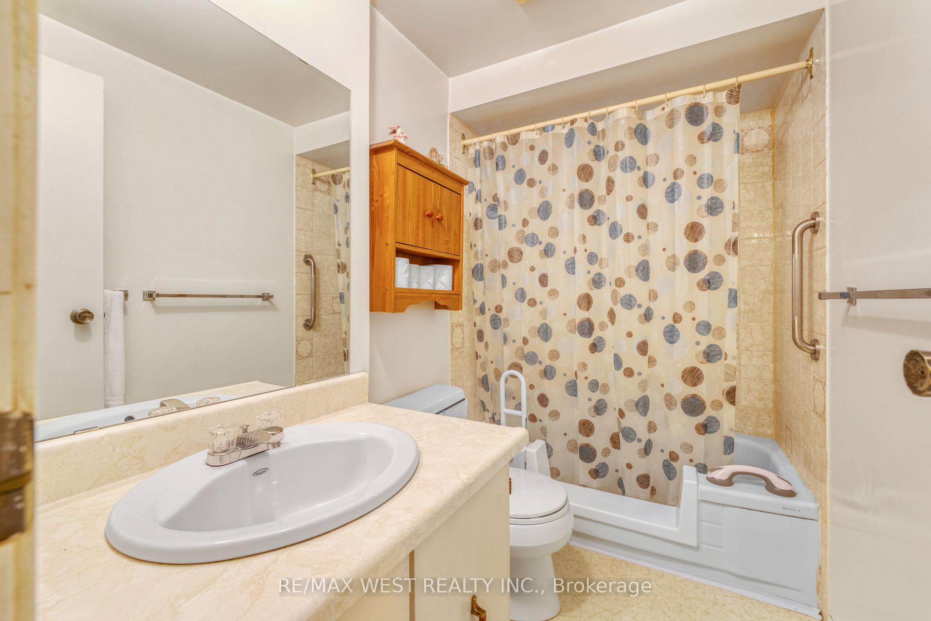 Photo 17 of 36 Chichester Road, Markham, Milliken Mills East — HOMEH