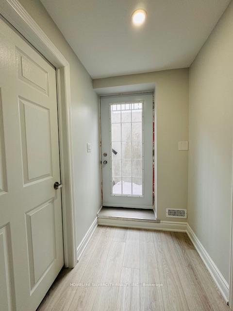 Photo 1 of Unit A, 104 Stilton Avenue, Vaughan, Kleinburg — HOMEH
