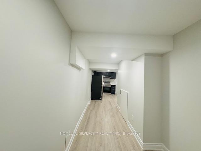 Photo 2 of Unit A, 104 Stilton Avenue, Vaughan, Kleinburg — HOMEH