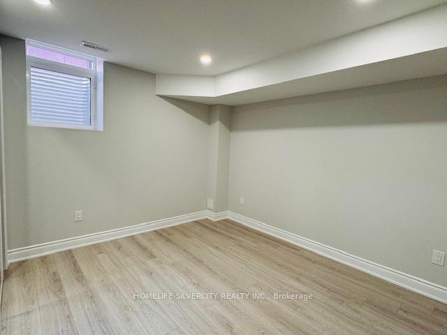 Photo 11 of Unit A, 104 Stilton Avenue, Vaughan, Kleinburg — HOMEH