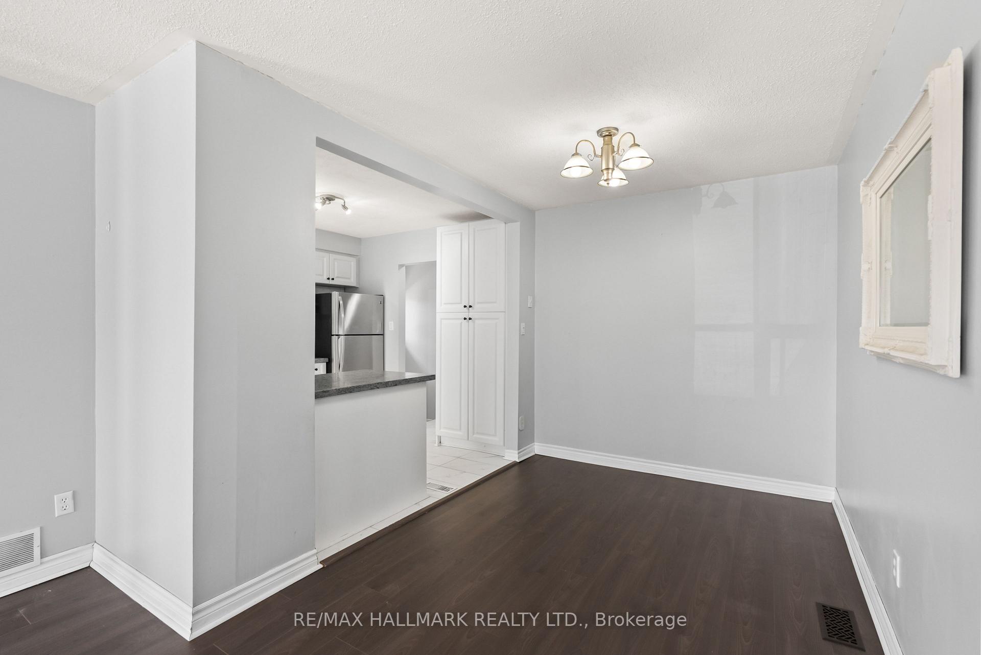 Photo 10 of 381 Surrey Drive, Oshawa, Eastdale — HOMEH
