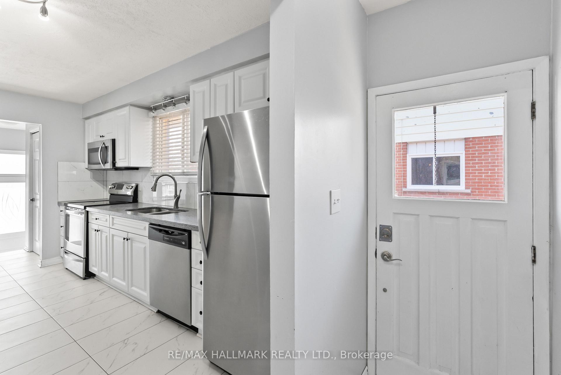 Photo 8 of 381 Surrey Drive, Oshawa, Eastdale — HOMEH