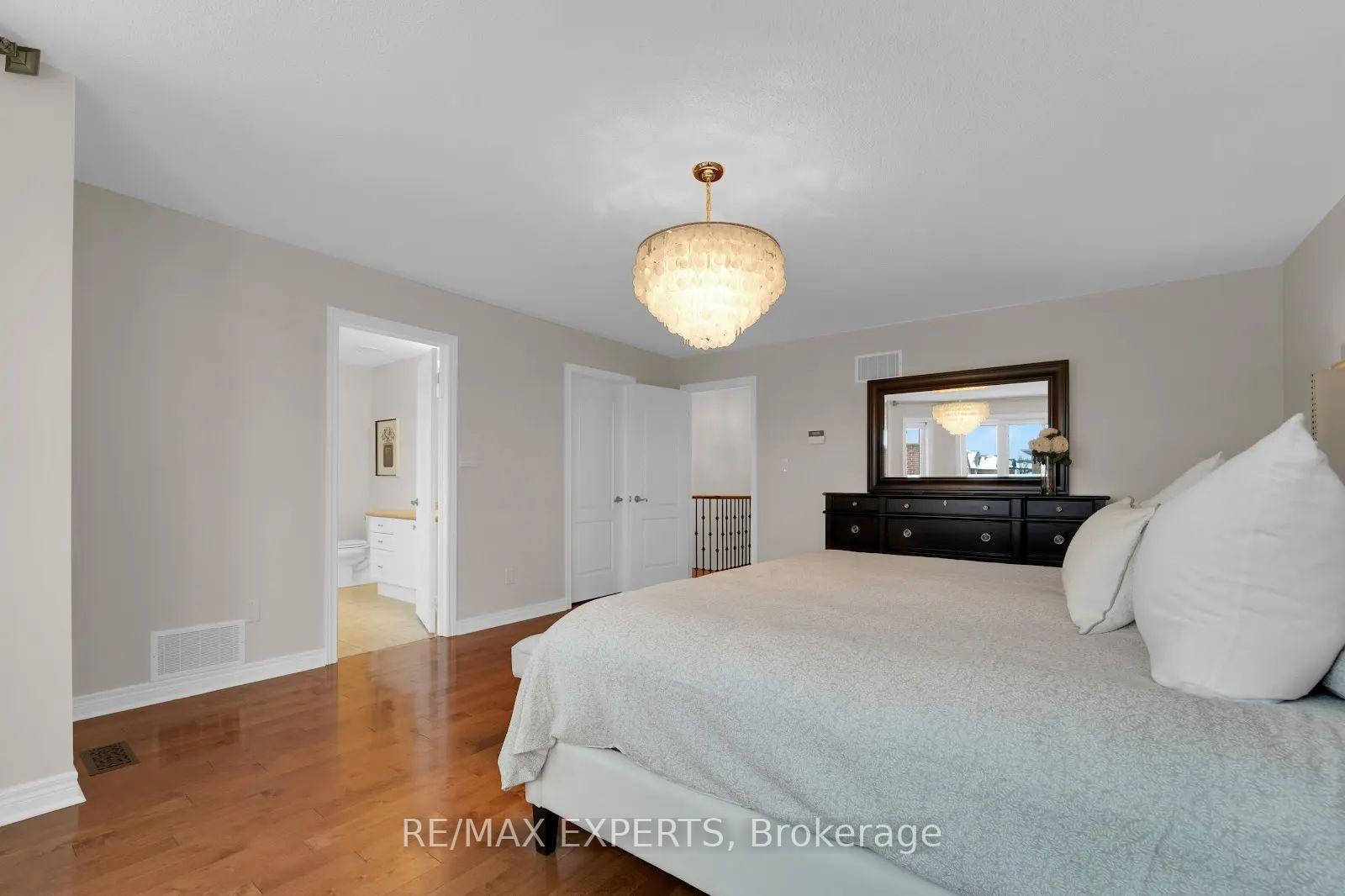 Photo 11 of 42 Angelico Avenue, Vaughan, Vellore Village — HOMEH