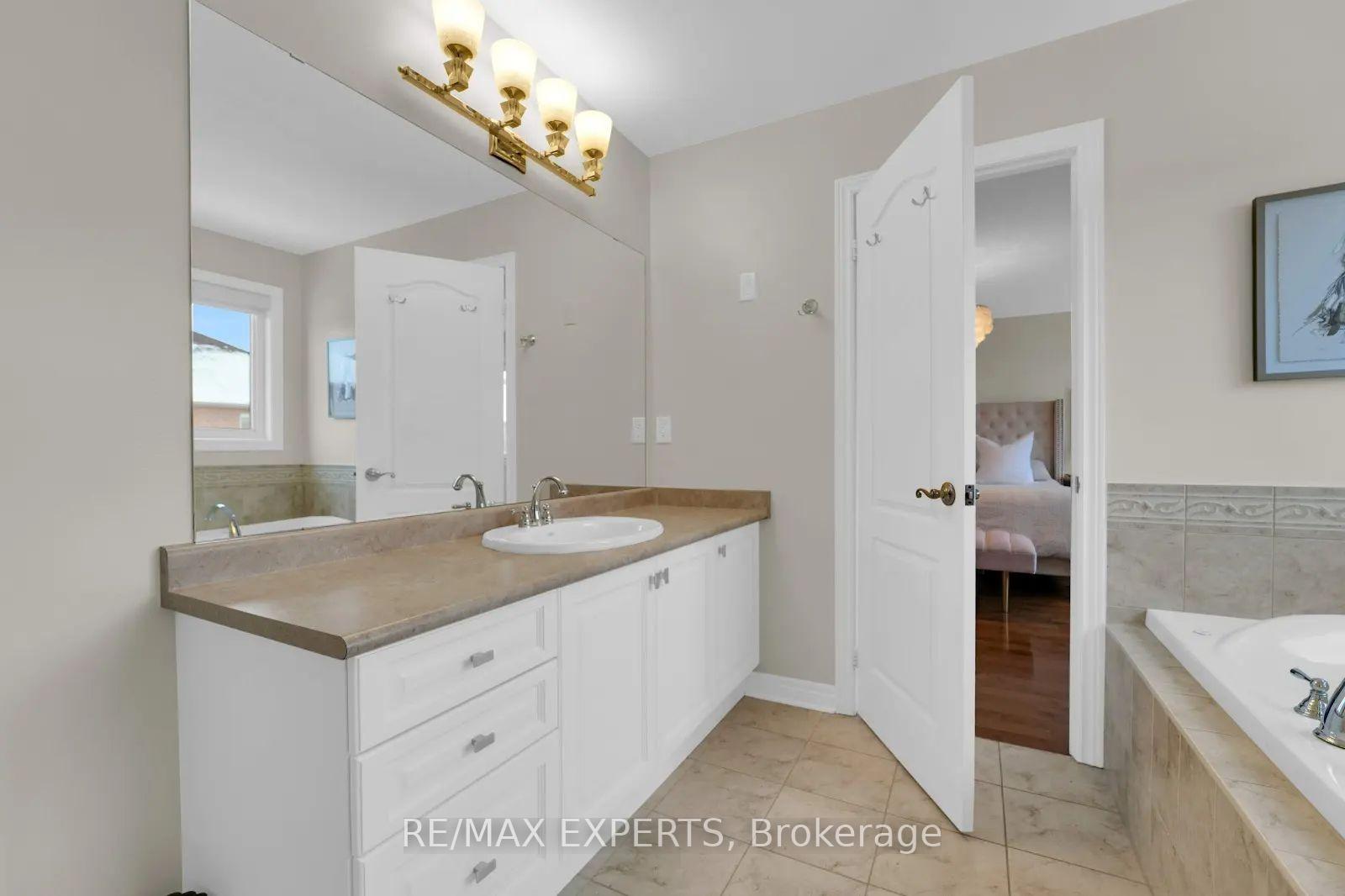 Photo 21 of 42 Angelico Avenue, Vaughan, Vellore Village — HOMEH