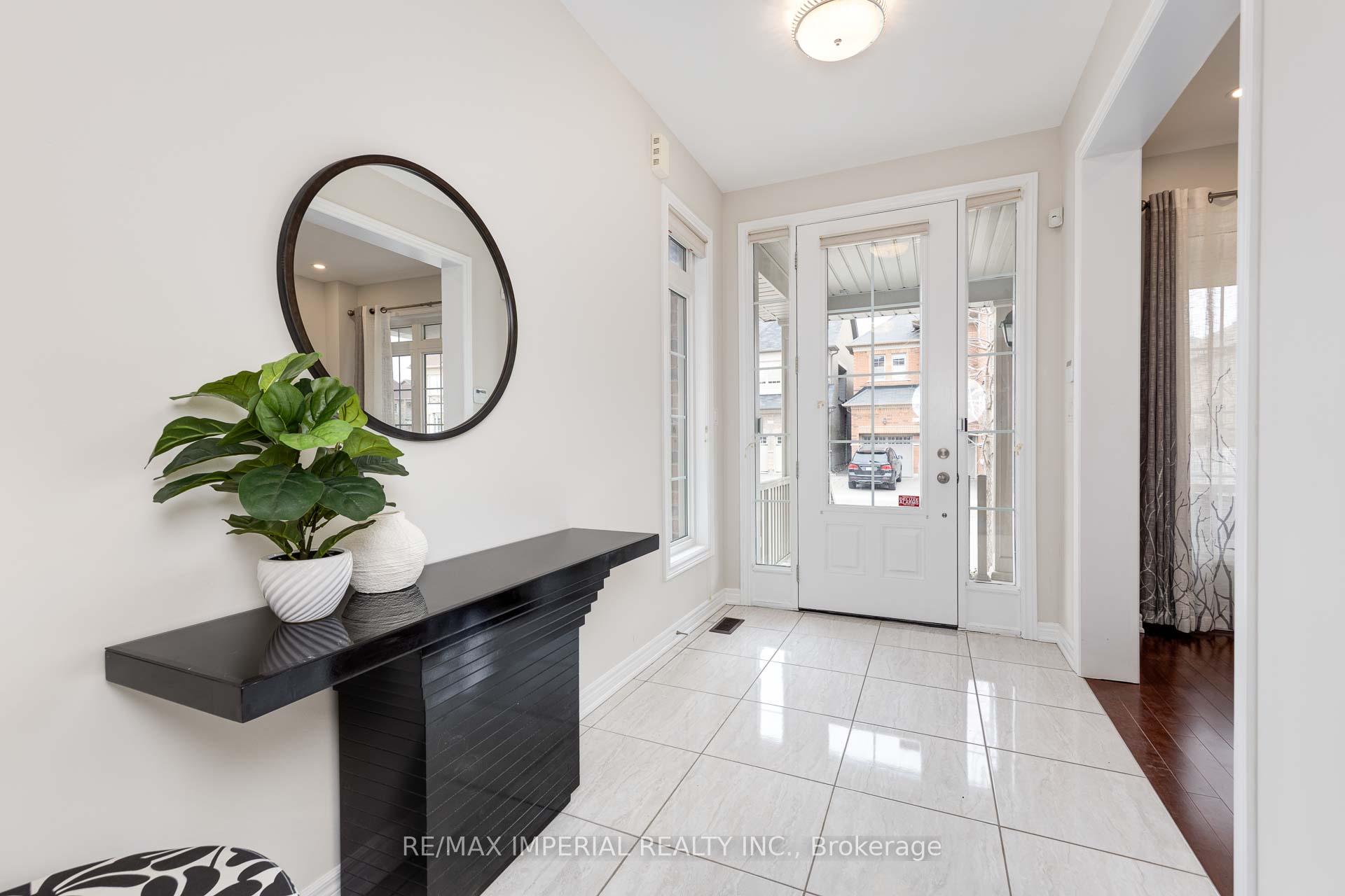 Photo 7 of 115 busch Avenue, Markham, Berczy — HOMEH
