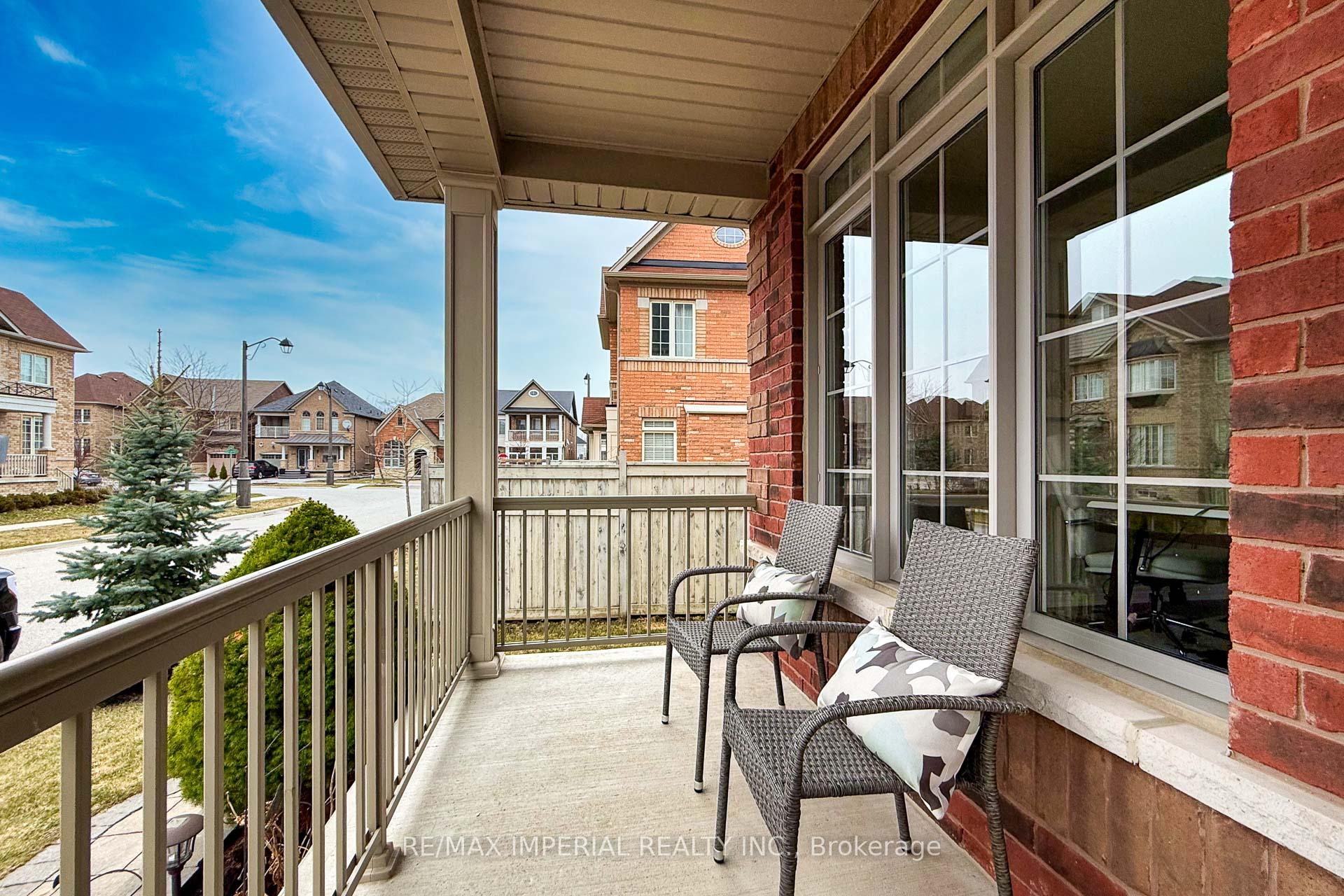 Photo 8 of 115 busch Avenue, Markham, Berczy — HOMEH
