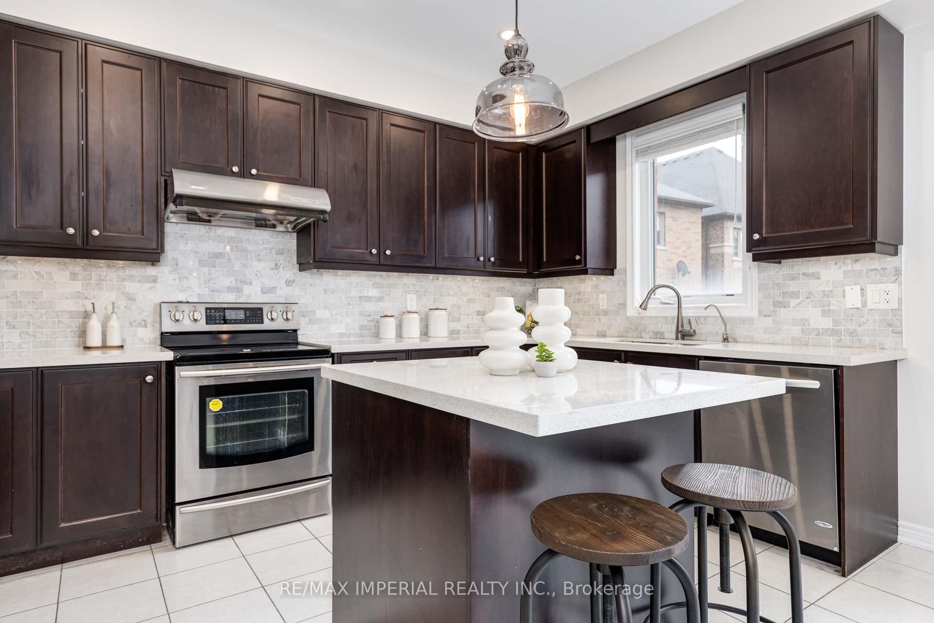 Photo 17 of 115 busch Avenue, Markham, Berczy — HOMEH