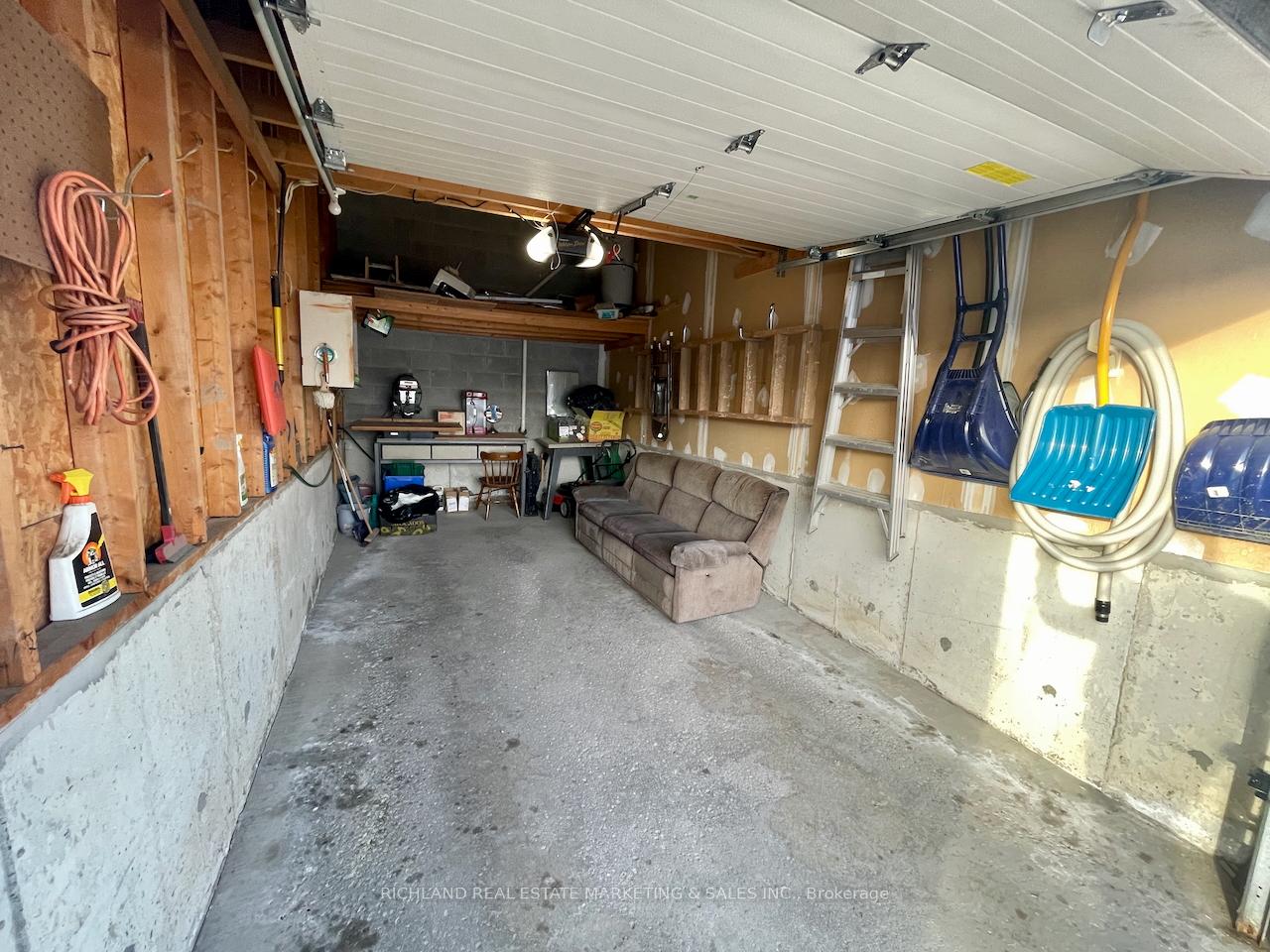 Photo 4 of 356 Bristol Crescent, Oshawa, Vanier — HOMEH