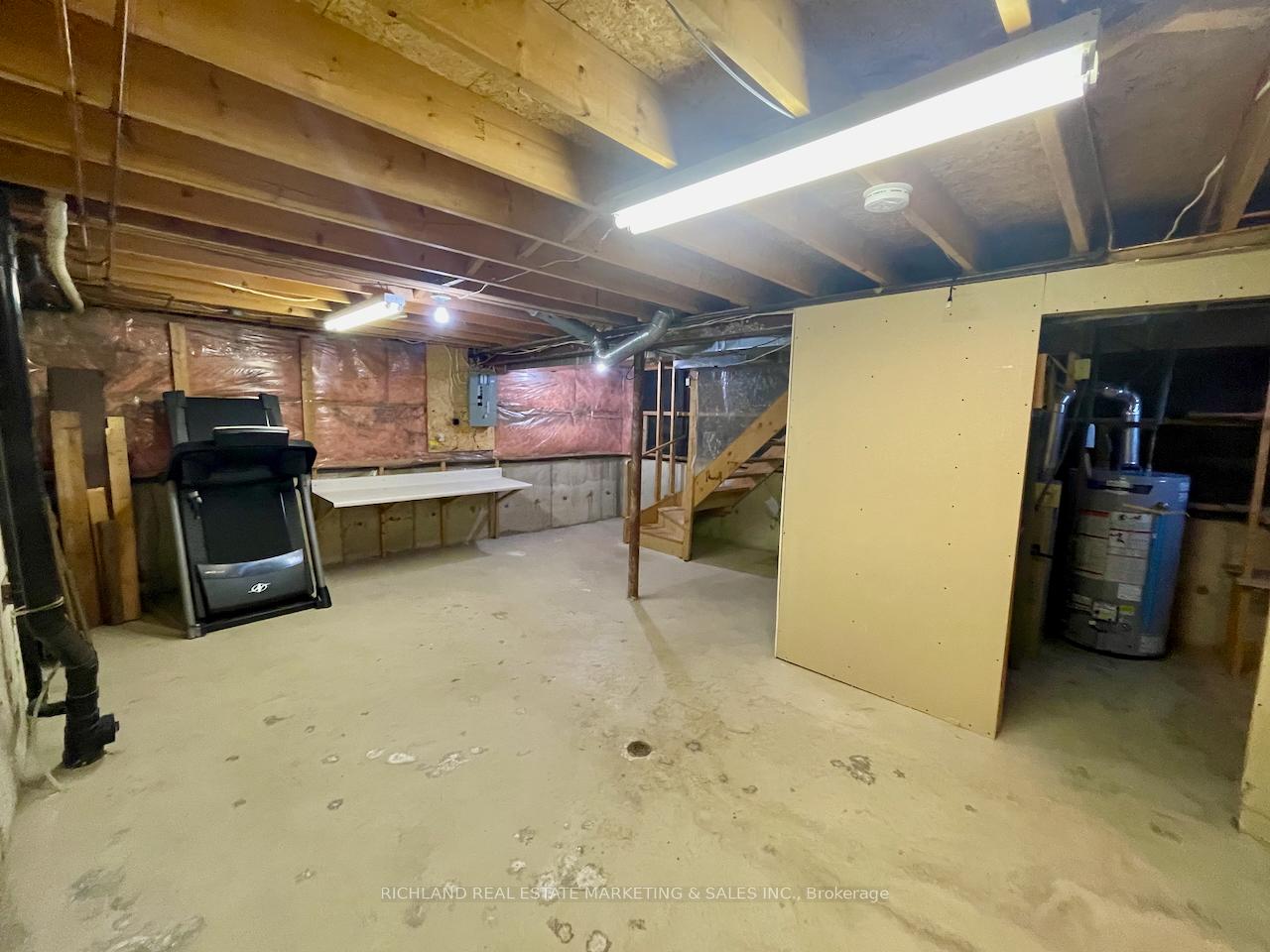 Photo 14 of 356 Bristol Crescent, Oshawa, Vanier — HOMEH