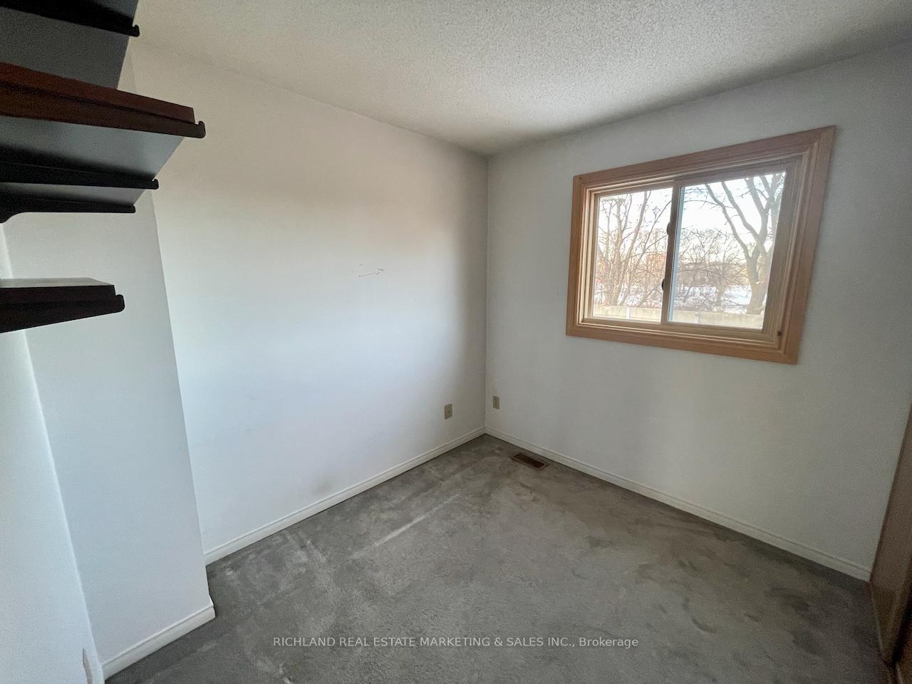 Photo 6 of 356 Bristol Crescent, Oshawa, Vanier — HOMEH