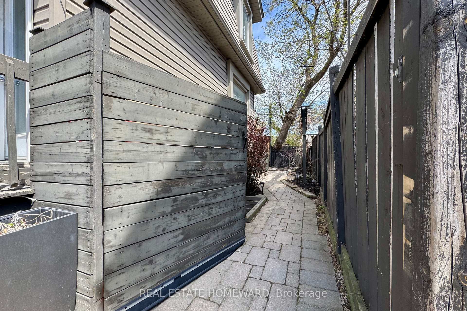 Photo 26 of Unit Main&2nd, 71 Knox Avenue, Toronto, Greenwood-Coxwell — HOMEH