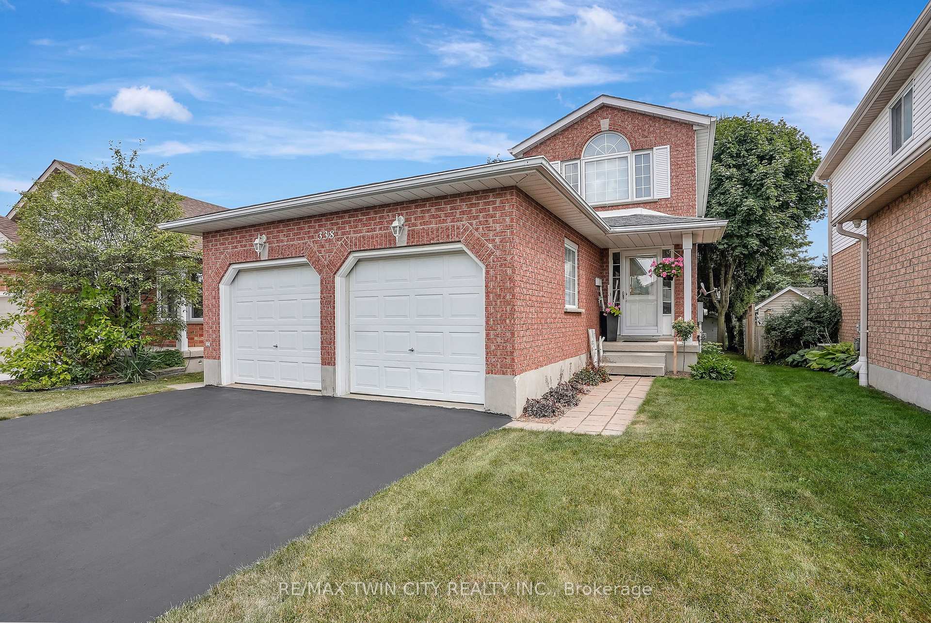 Photo 1 of 338 Carriage House Court, Waterloo — HOMEH