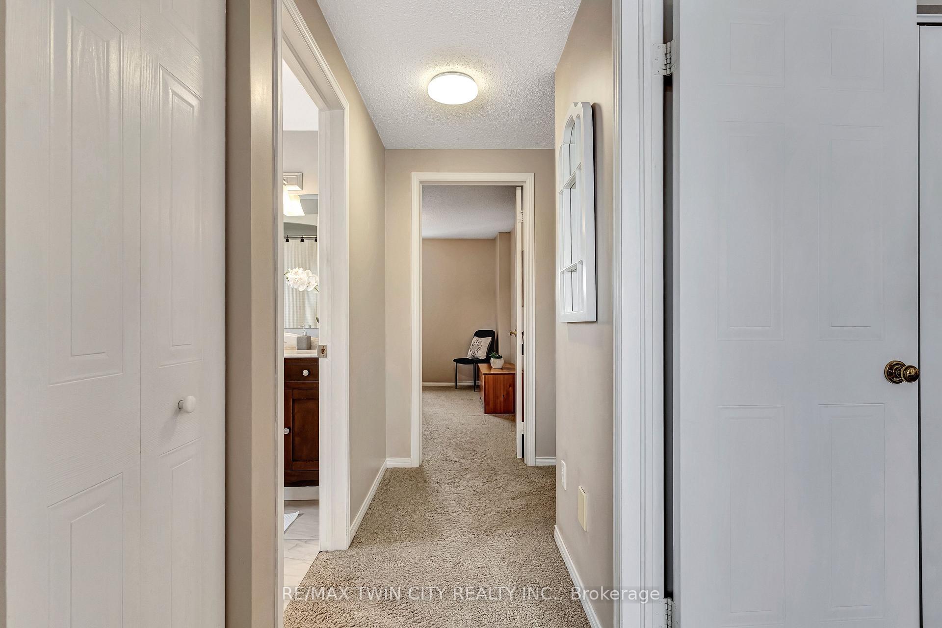 Photo 11 of 338 Carriage House Court, Waterloo — HOMEH
